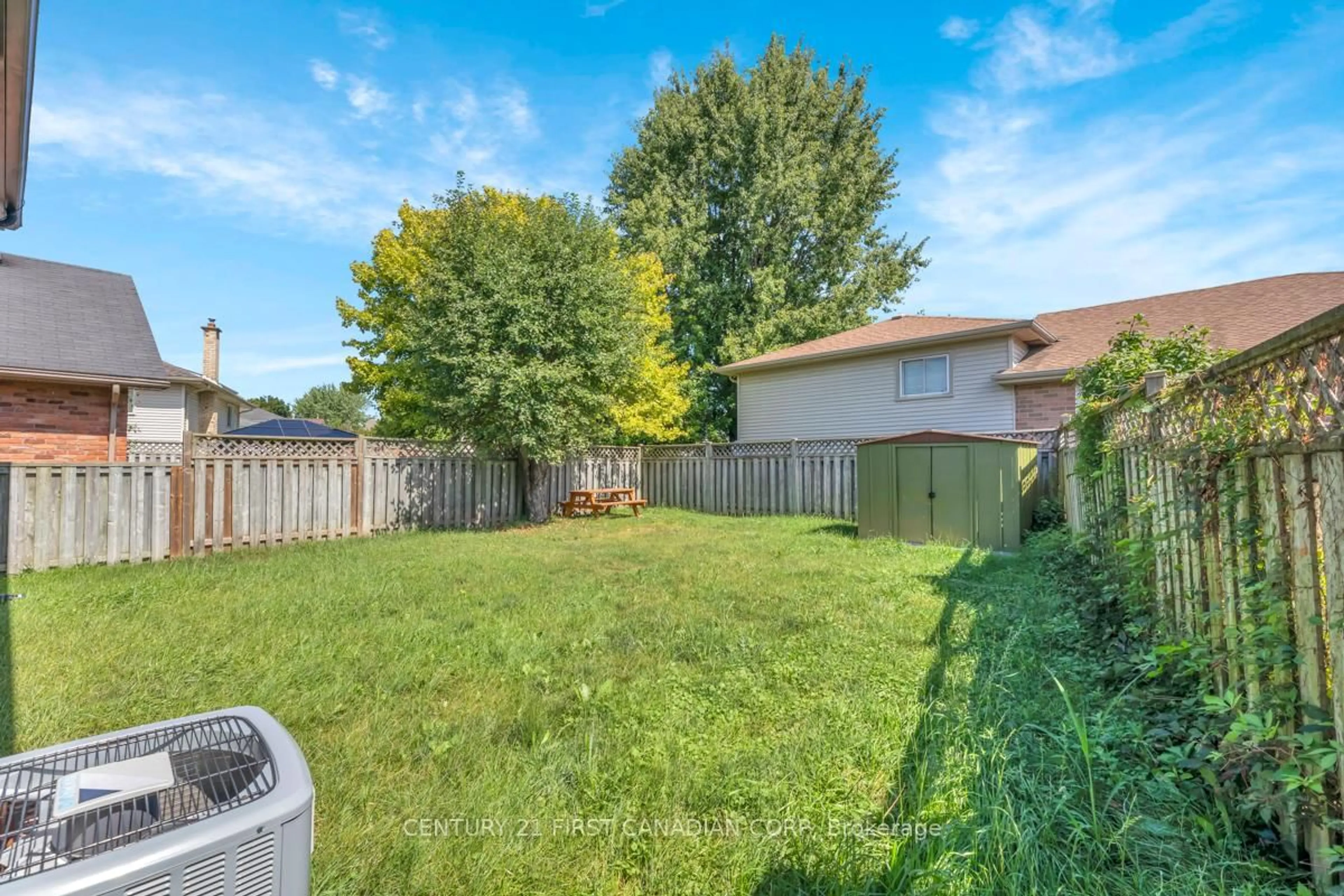 Patio, unknown for 115 Josselyn Dr, London South Ontario N6E 3V3