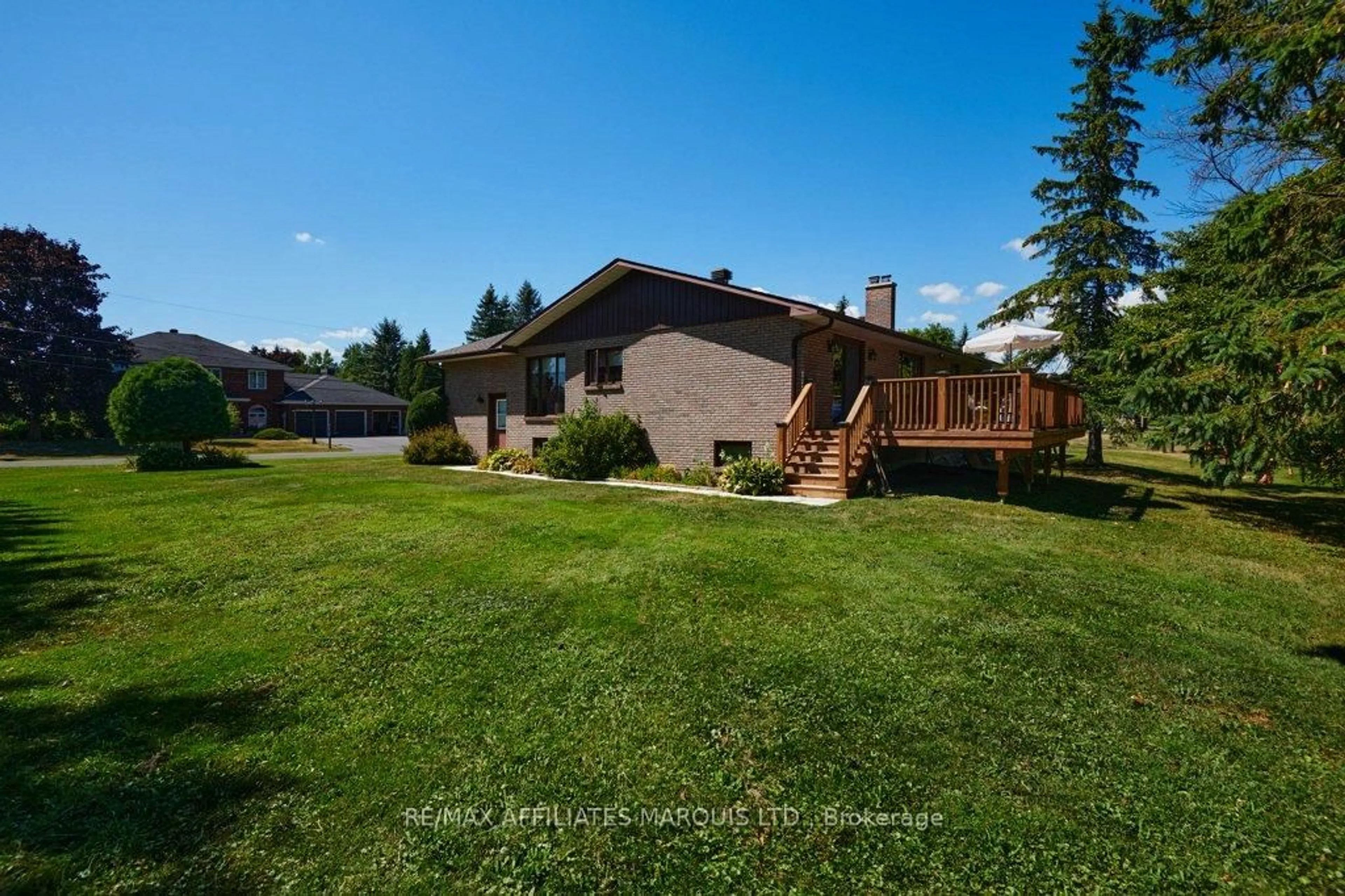 A pic from outside/outdoor area/front of a property/back of a property/a pic from drone, unknown for 6711 Gilmore Hill Rd, South Glengarry Ontario K6H 7J3