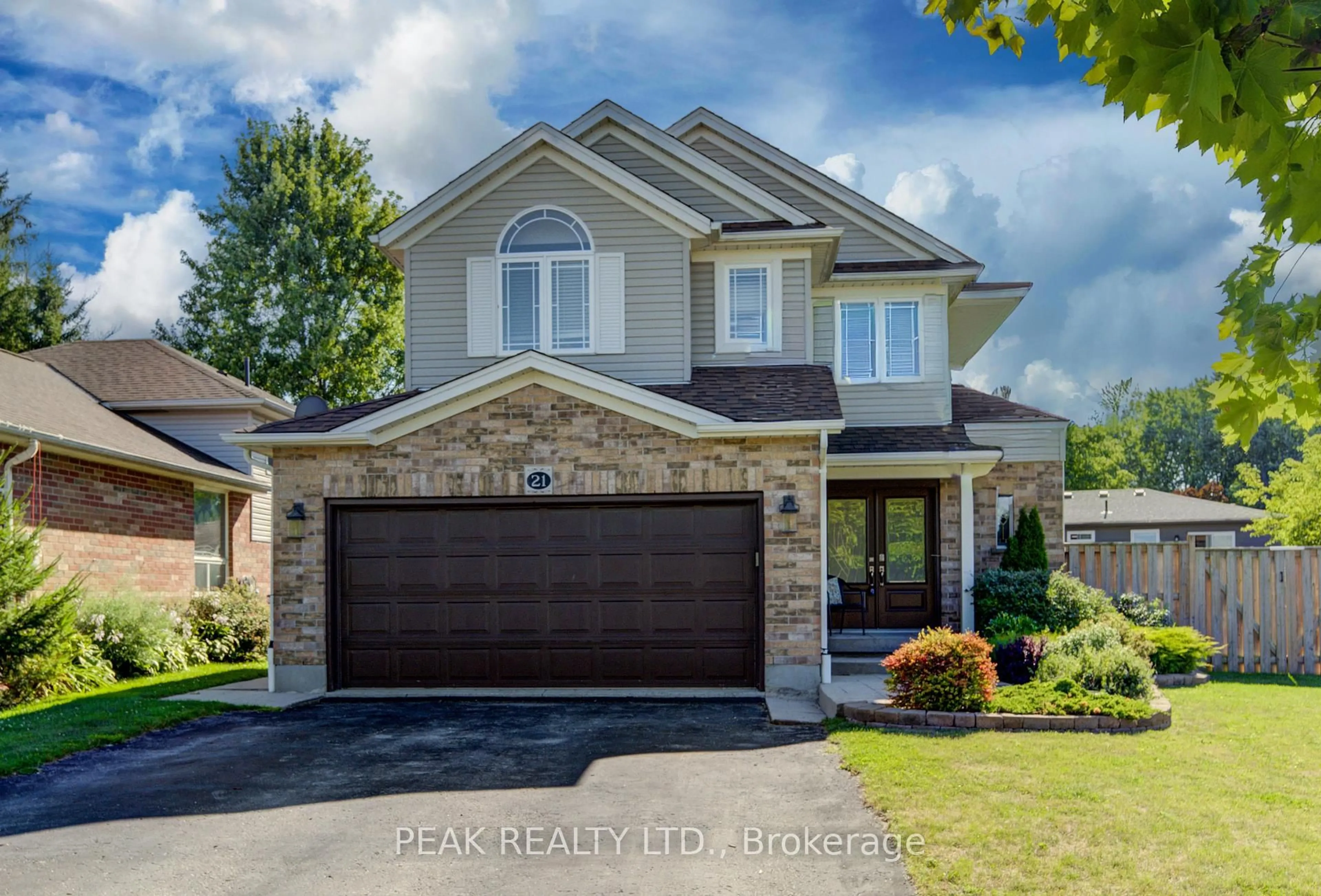 Home with brick exterior material, street for 21 Schneller Crt, Wilmot Ontario N3A 2K8