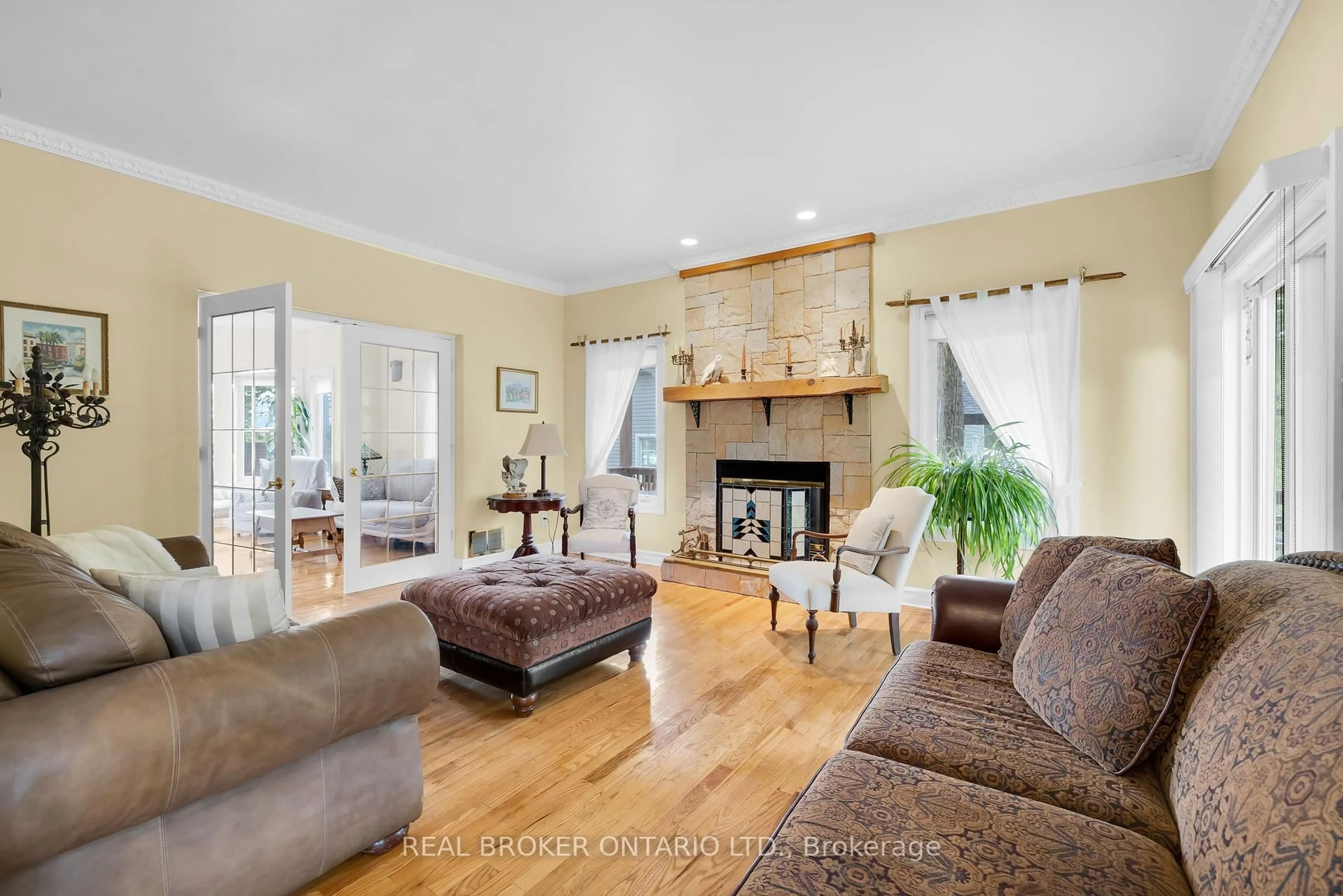 Living room with furniture, unknown for 164 Baillie Ave, Ottawa Ontario K0A 3M0