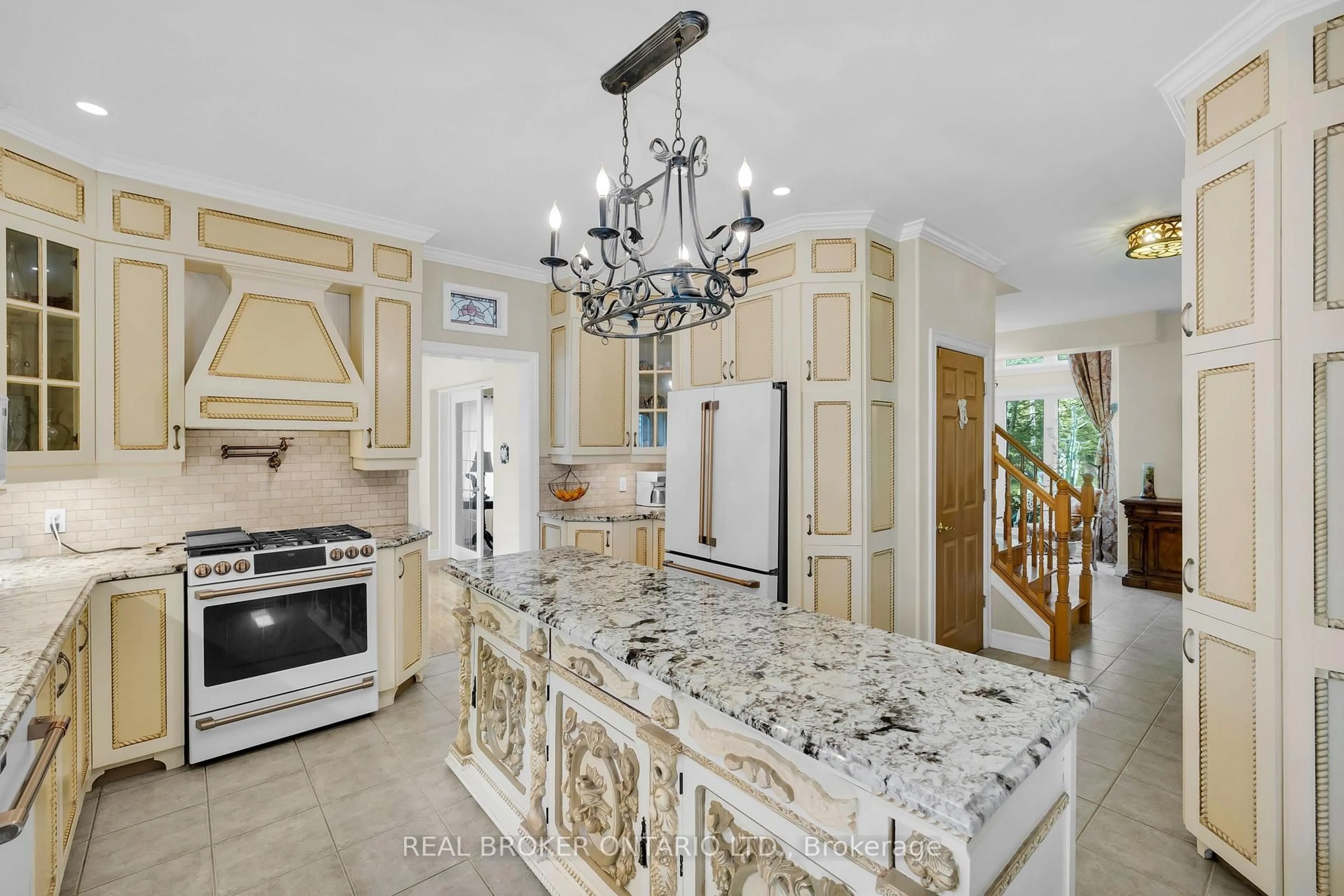 Open concept kitchen, ceramic/tile floor for 164 Baillie Ave, Ottawa Ontario K0A 3M0