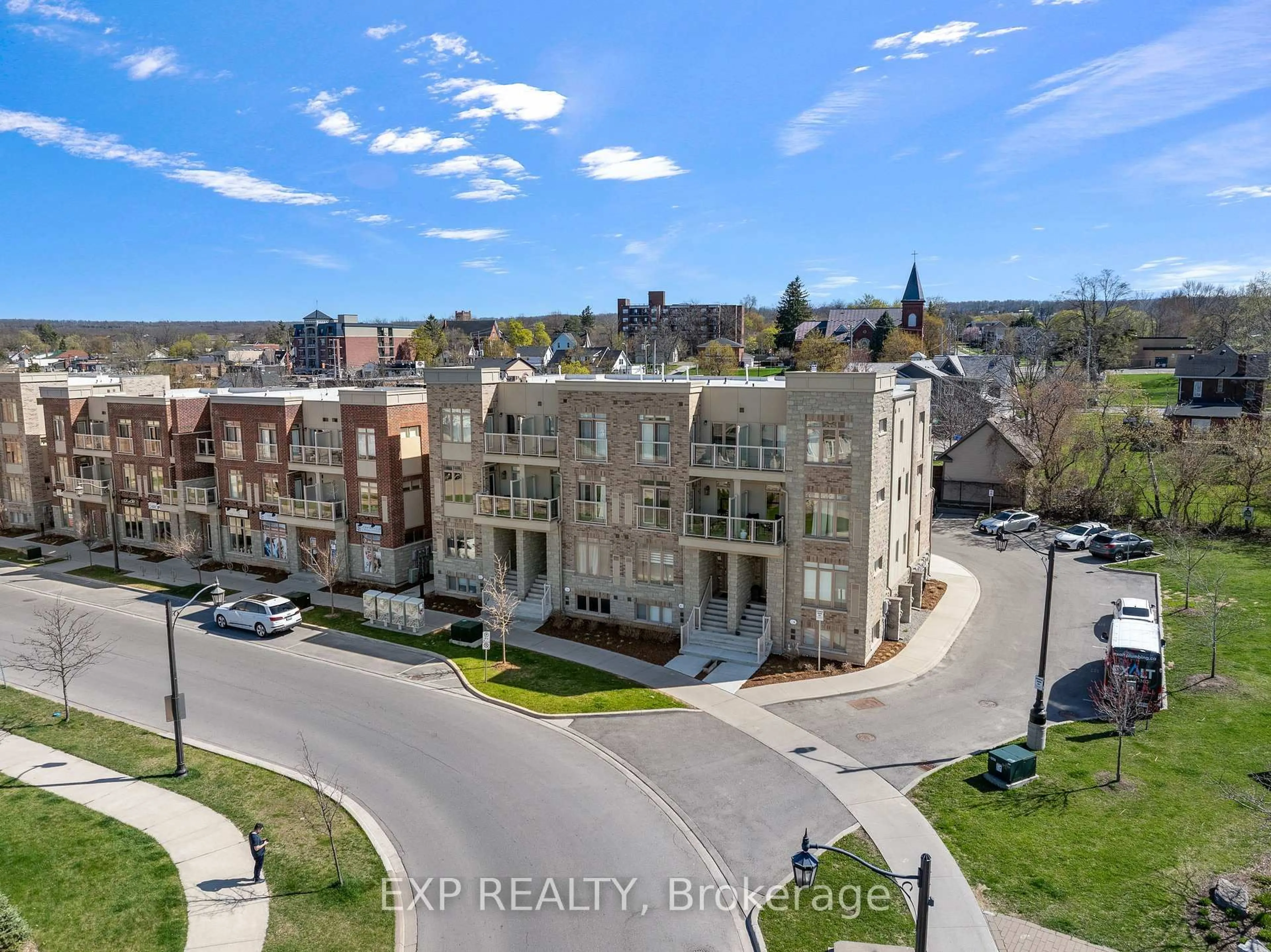 A pic from outside/outdoor area/front of a property/back of a property/a pic from drone, city buildings view from balcony for 5016 Serena Dr #9, Lincoln Ontario L0R 1B4