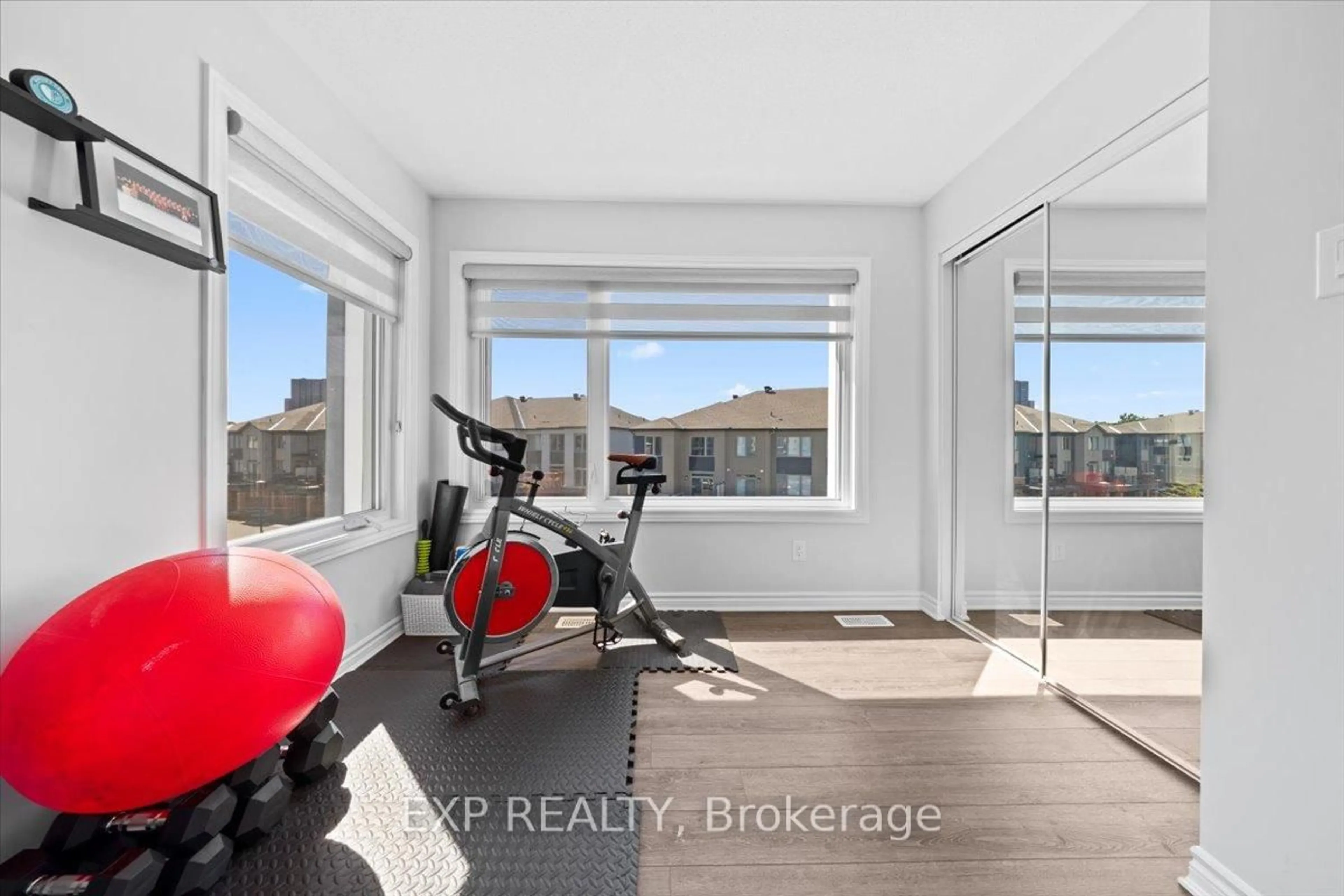Gym or fitness room for 617 Makwa Private, Ottawa Ontario K1K 5A4