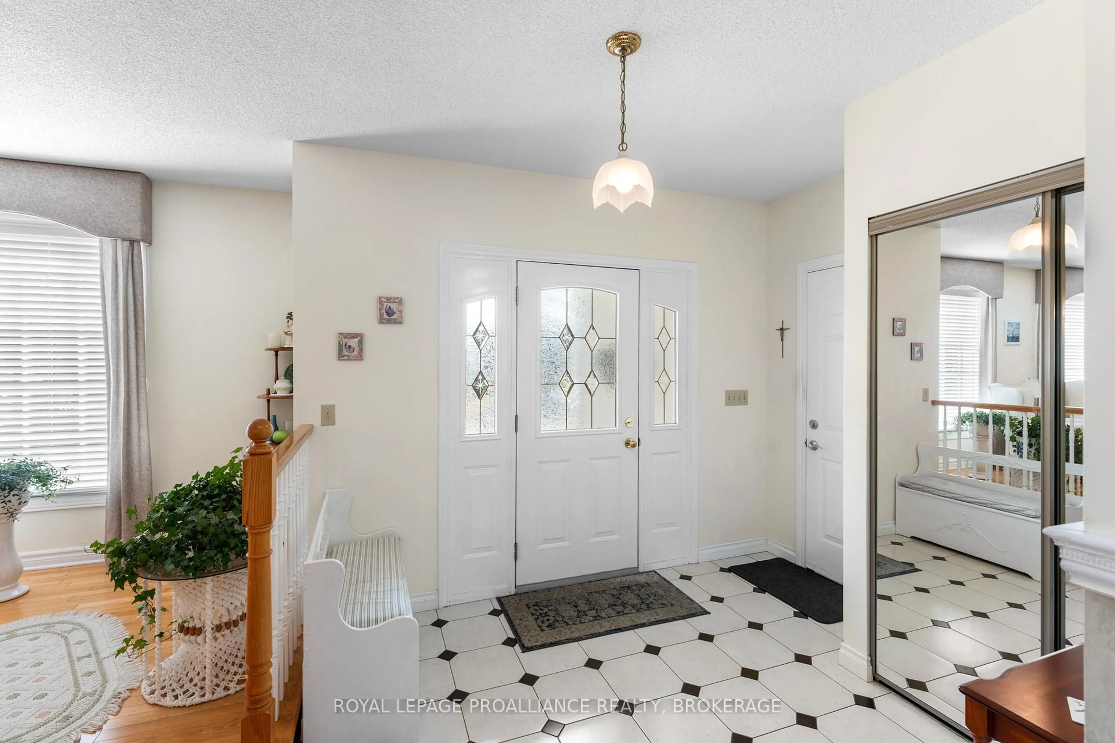 Indoor entryway for 965 Ambleside Cres, Kingston Ontario K7P 2B6