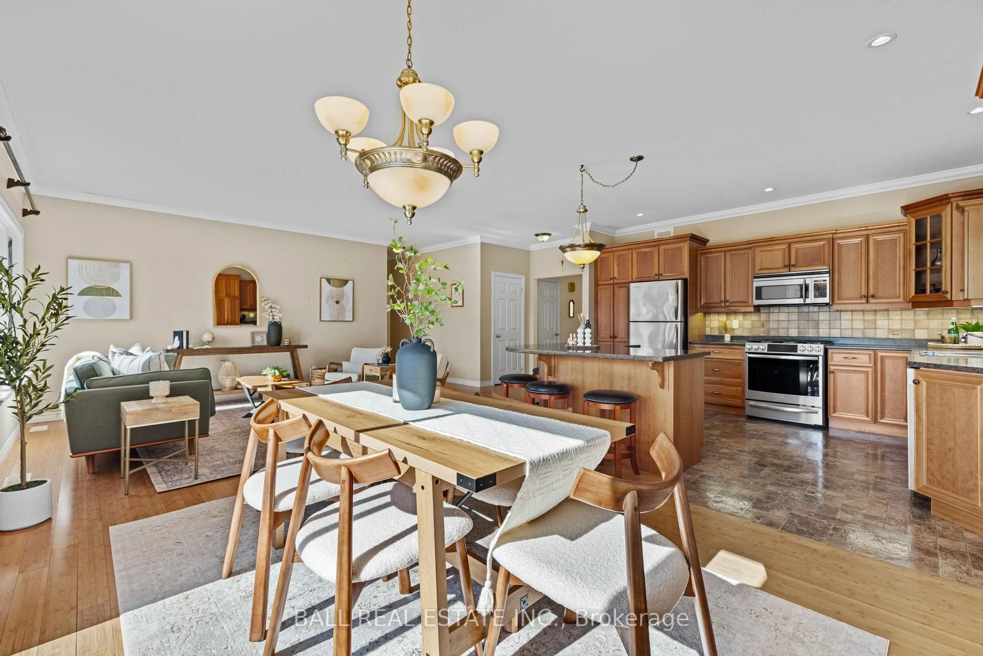 Open concept kitchen, unknown for 773 Pinewood Dr, Peterborough Ontario K9K 1L3