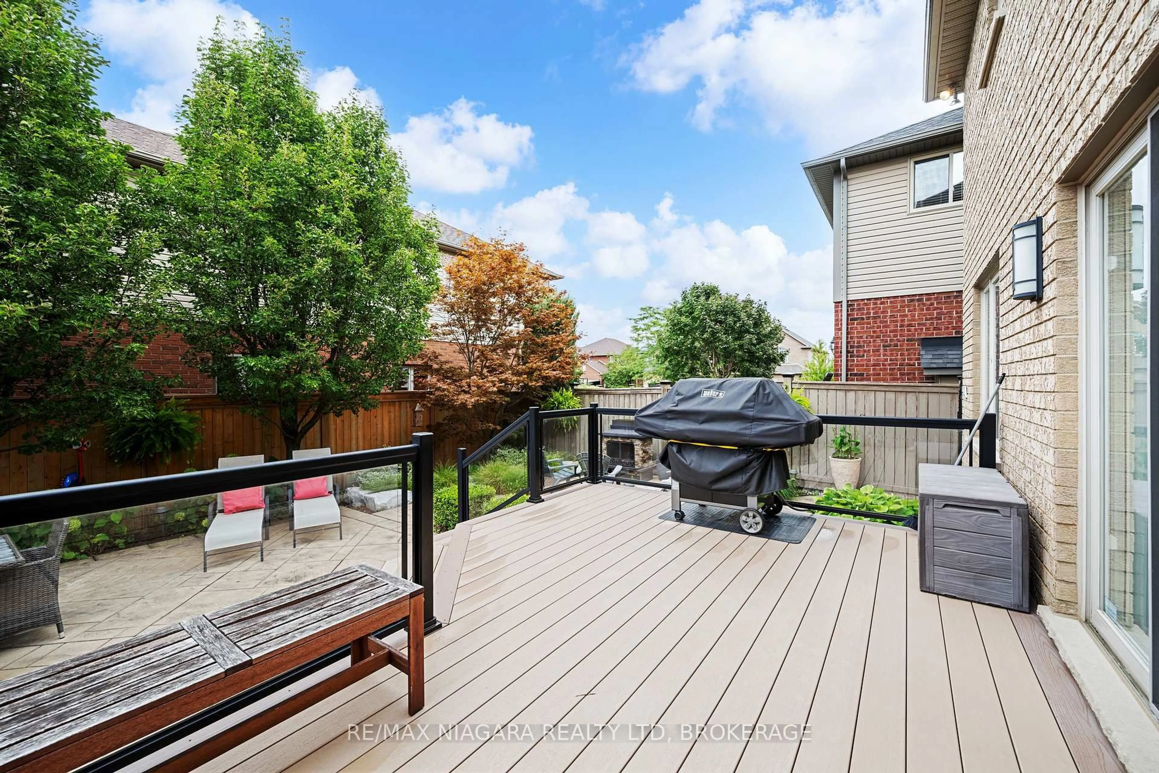 Patio, street for 4493 Frances Cres, Lincoln Ontario L0R 1B9