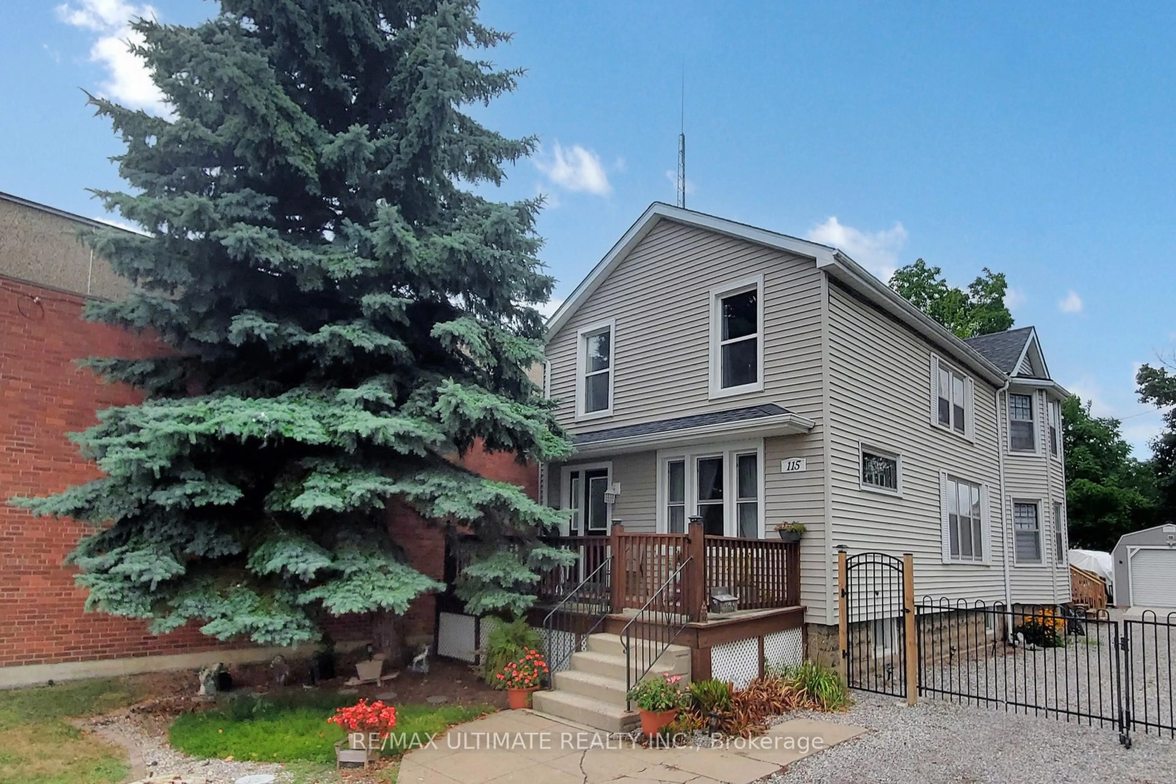 Home with vinyl exterior material, street for 115 BROAD St, Haldimand Ontario N1A 1E8