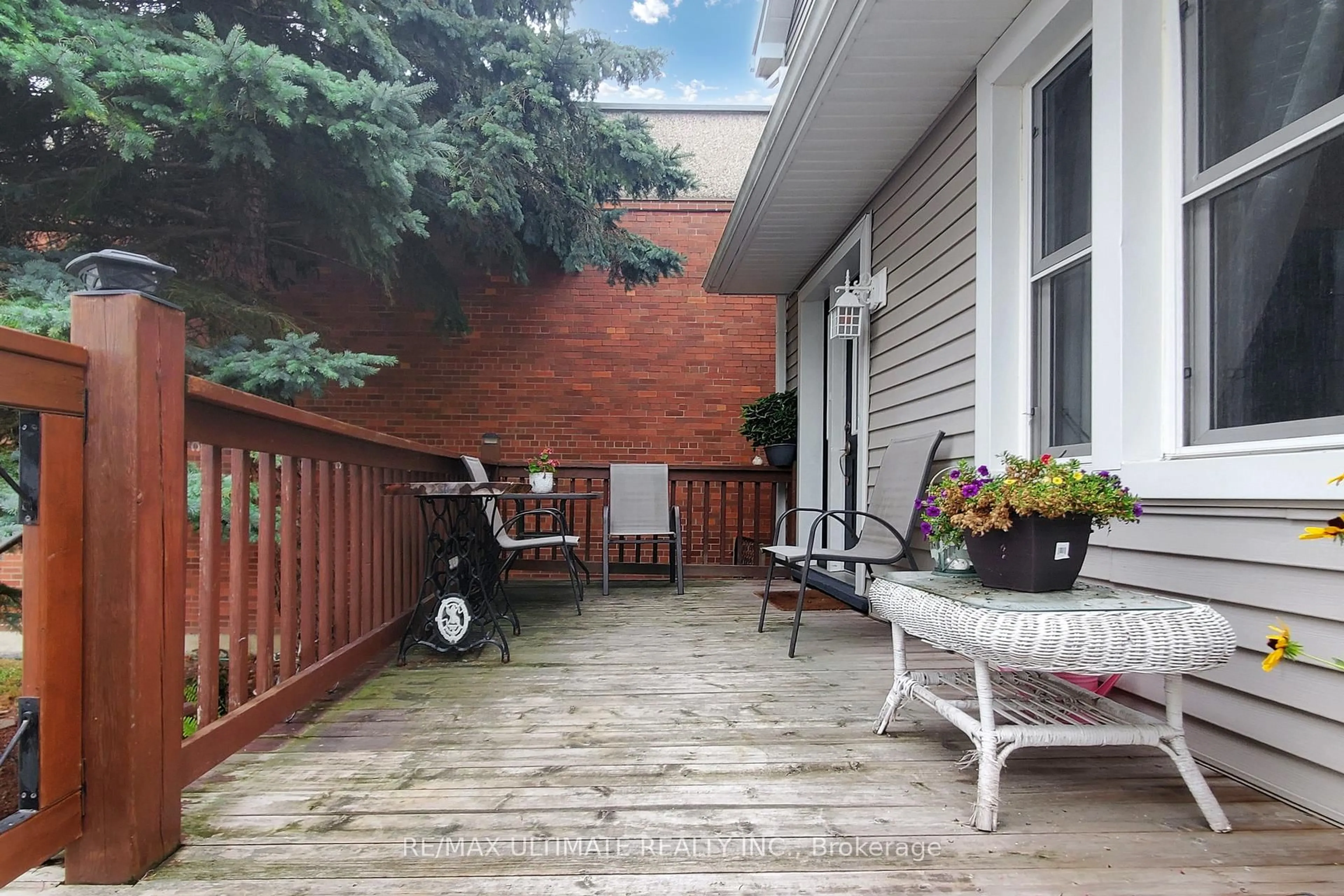 Patio, street for 115 BROAD St, Haldimand Ontario N1A 1E8
