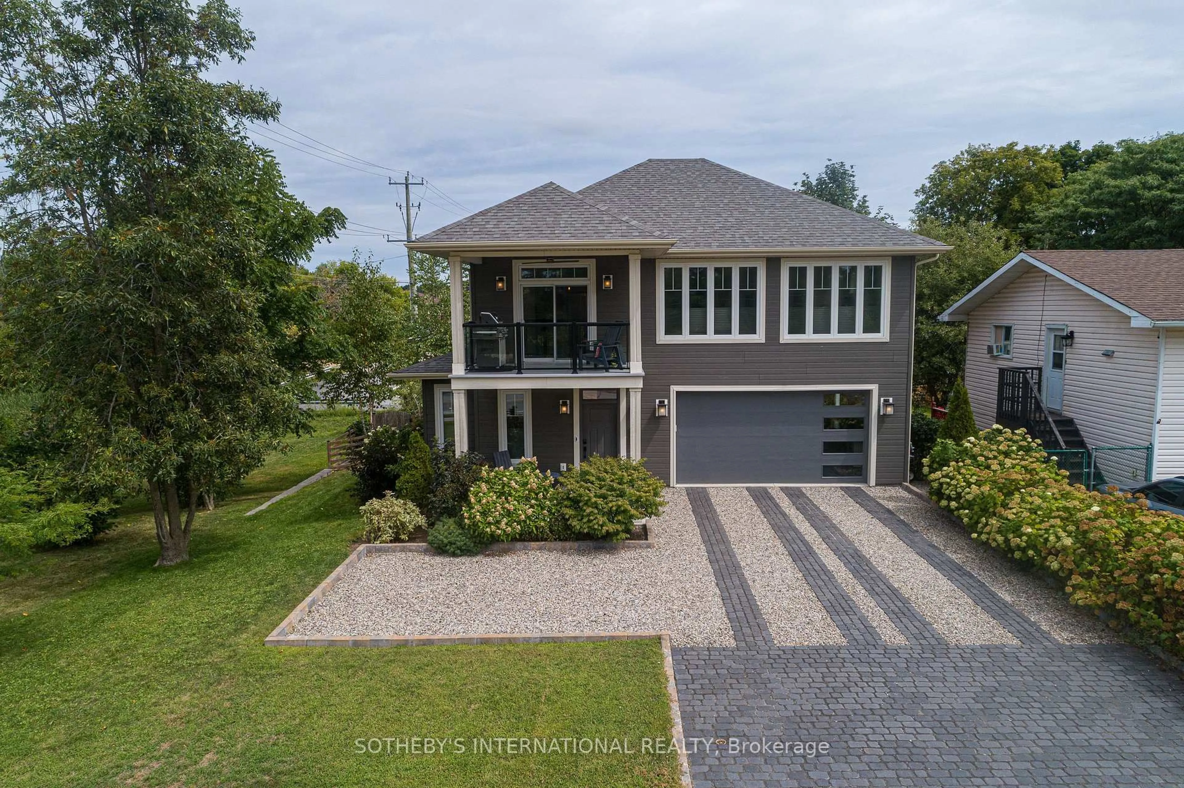 A pic from outside/outdoor area/front of a property/back of a property/a pic from drone, water/lake/river/ocean view for 485 Stone St, Gananoque Ontario K7G 2A3