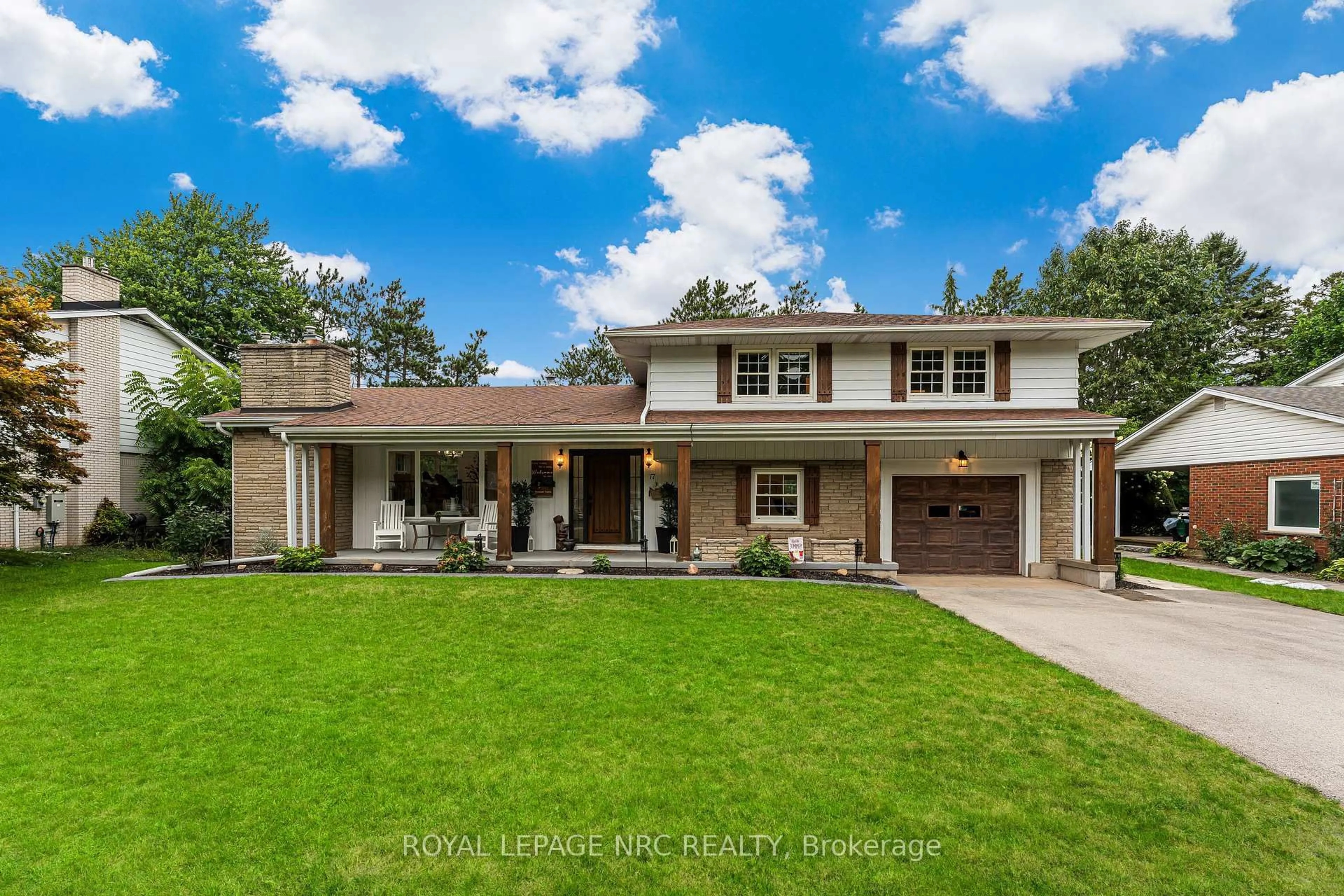 Home with brick exterior material, street for 17 Damude Dr, Pelham Ontario L0S 1E0