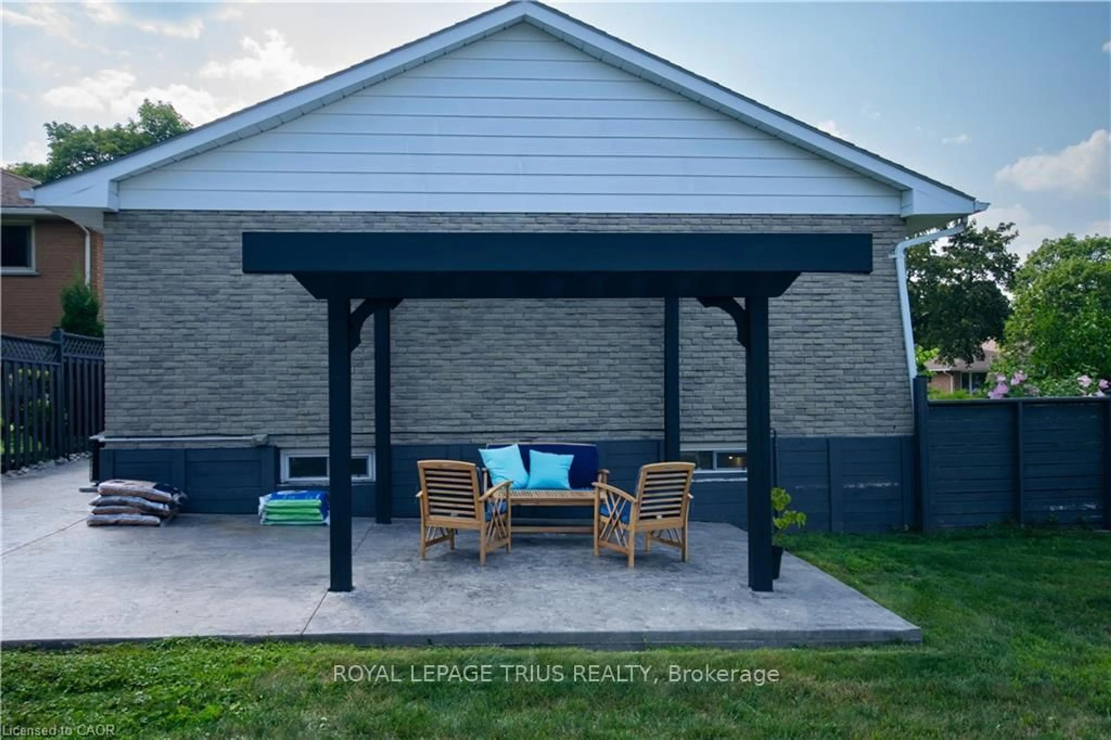 Patio, street for 2 Grenada Dr, Norfolk Ontario N3Y 3E7