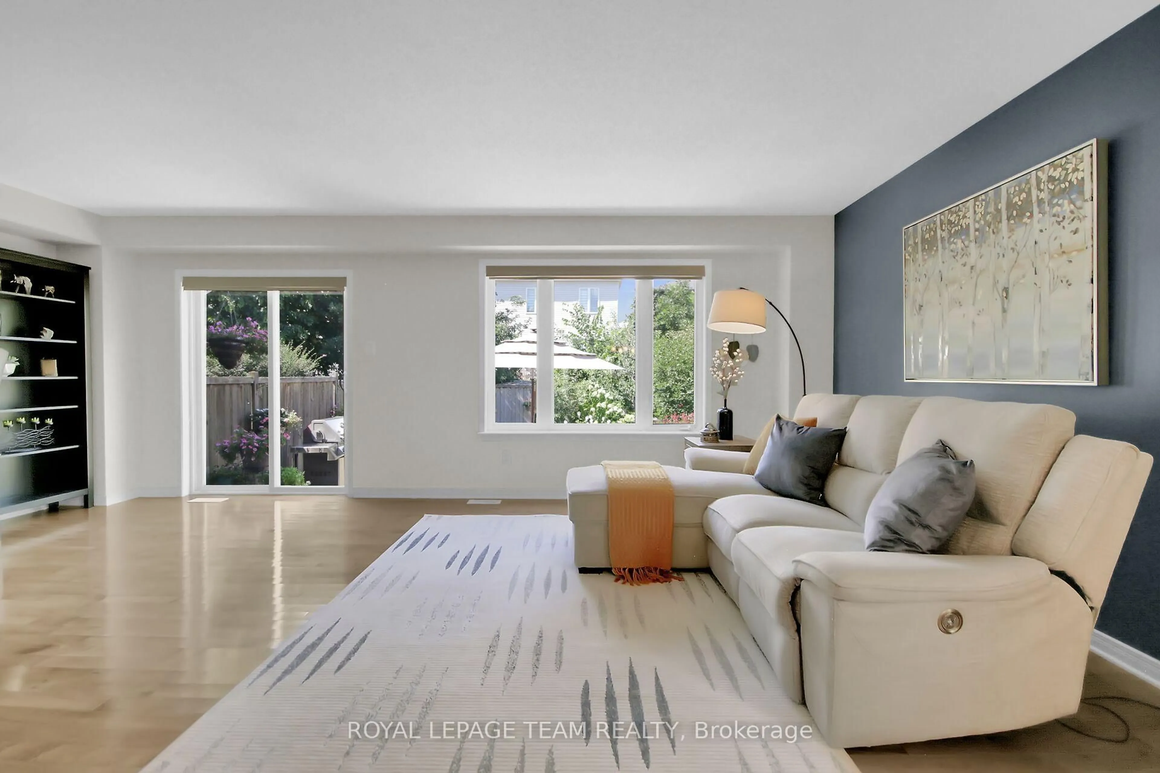 Living room with furniture, unknown for 363 Celtic Ridge Cres, Ottawa Ontario K2W 0B6