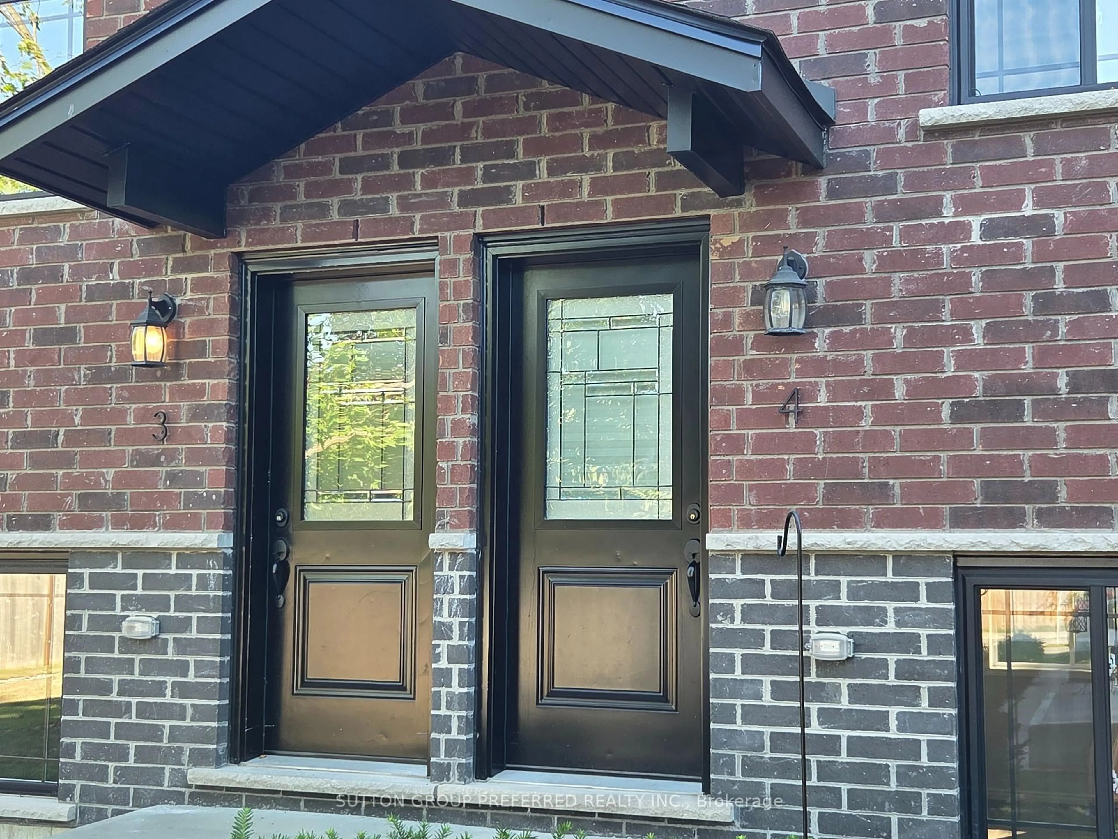 Indoor entryway for 34 Bain St #3, Woodstock Ontario N4S 5X8