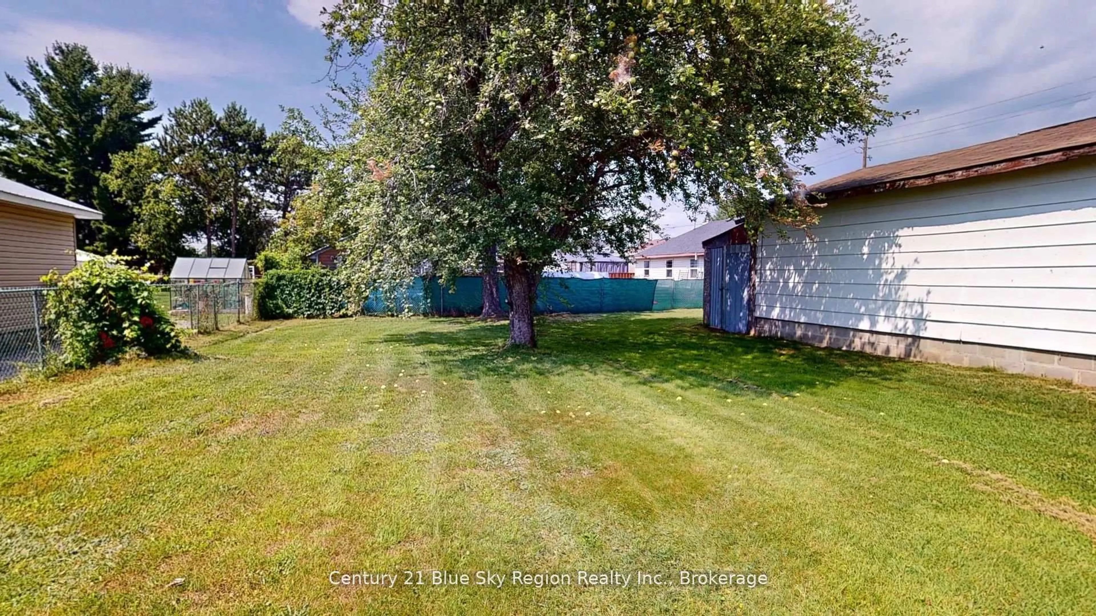 A pic from outside/outdoor area/front of a property/back of a property/a pic from drone, street for 345 Nipissing St, West Nipissing Ontario P2B 3E1