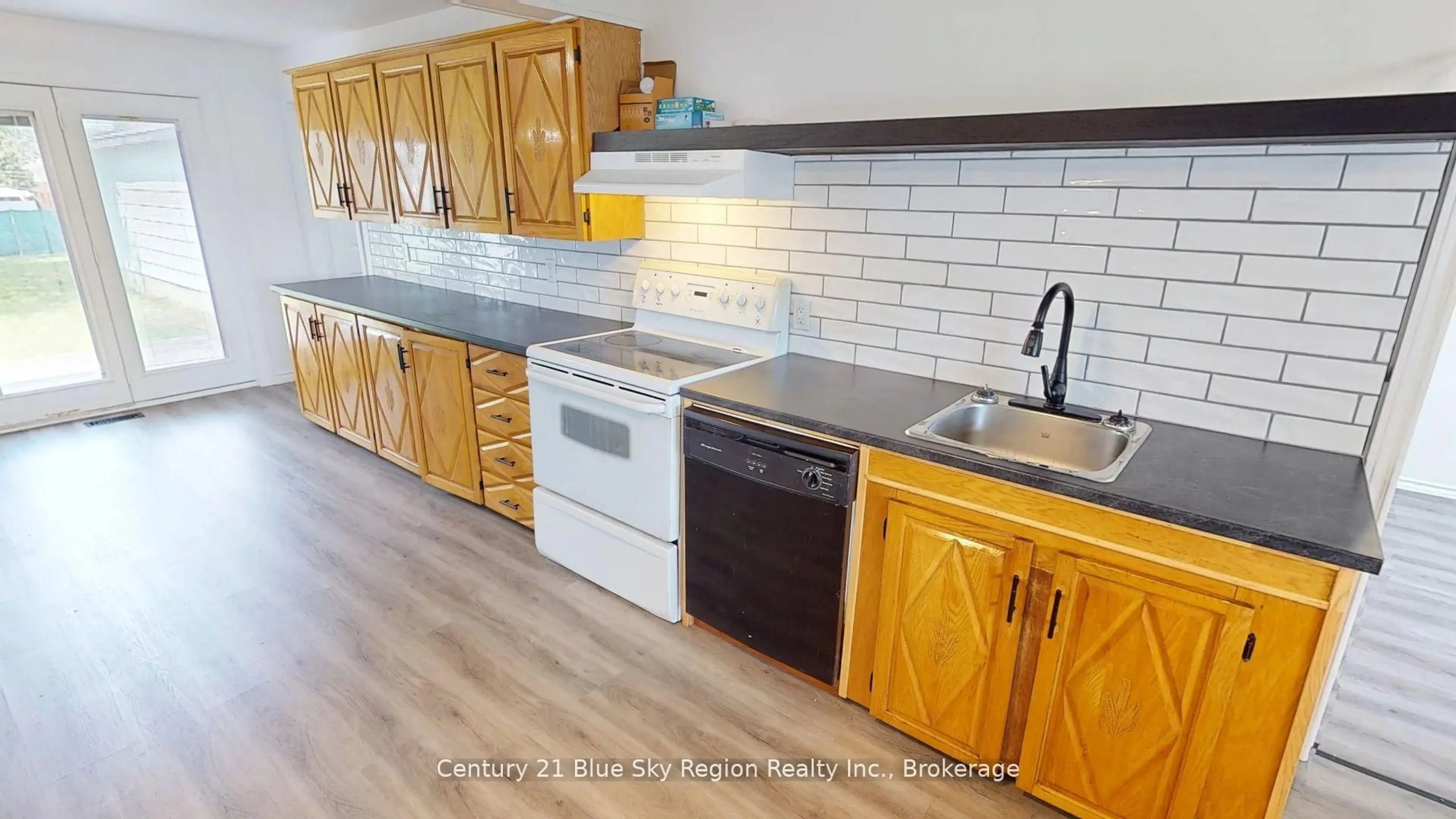Standard kitchen, unknown for 345 Nipissing St, West Nipissing Ontario P2B 3E1