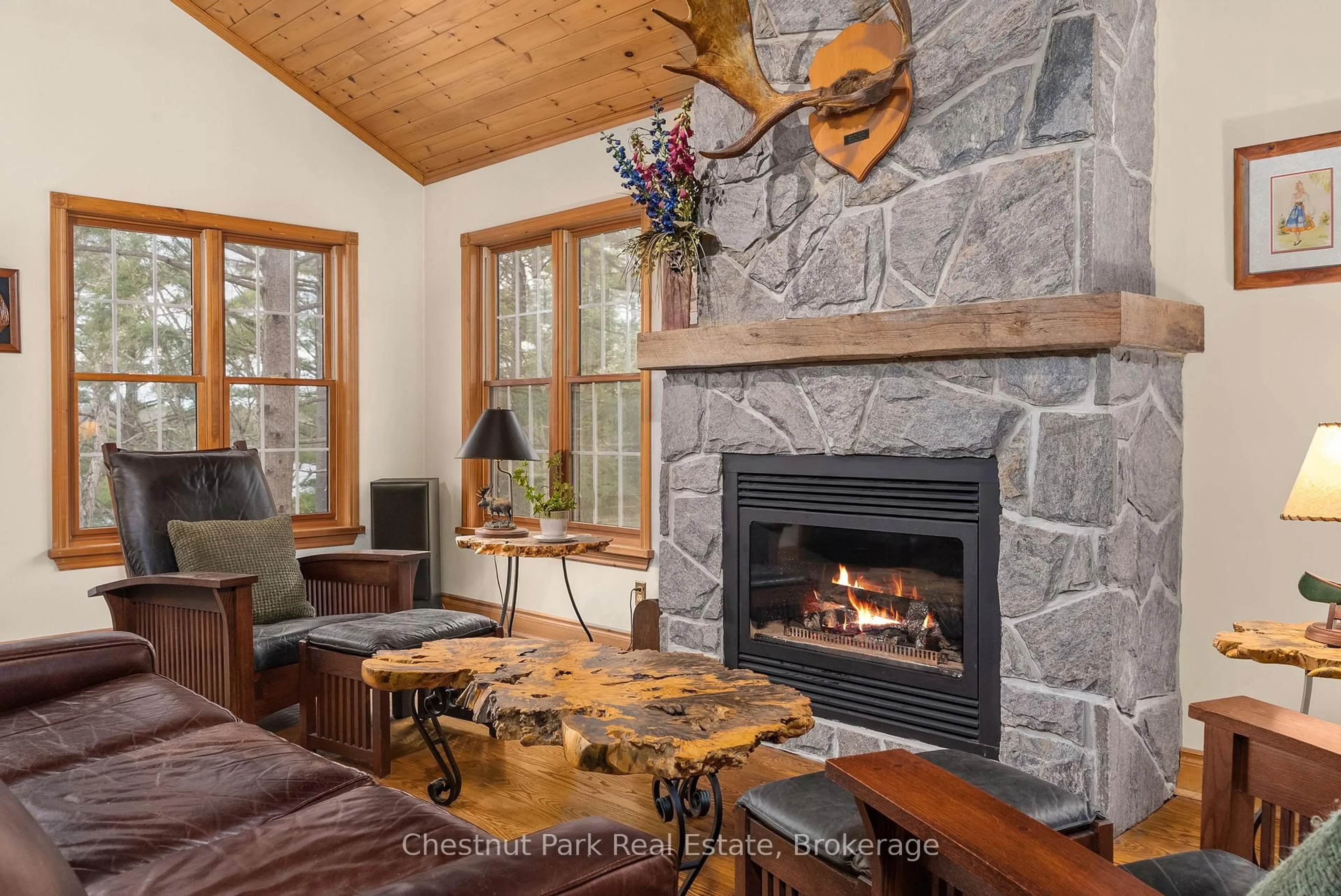 Living room with furniture, unknown for 1143 Leonard Lake 1 Rd, Muskoka Lakes Ontario P1L 2G7