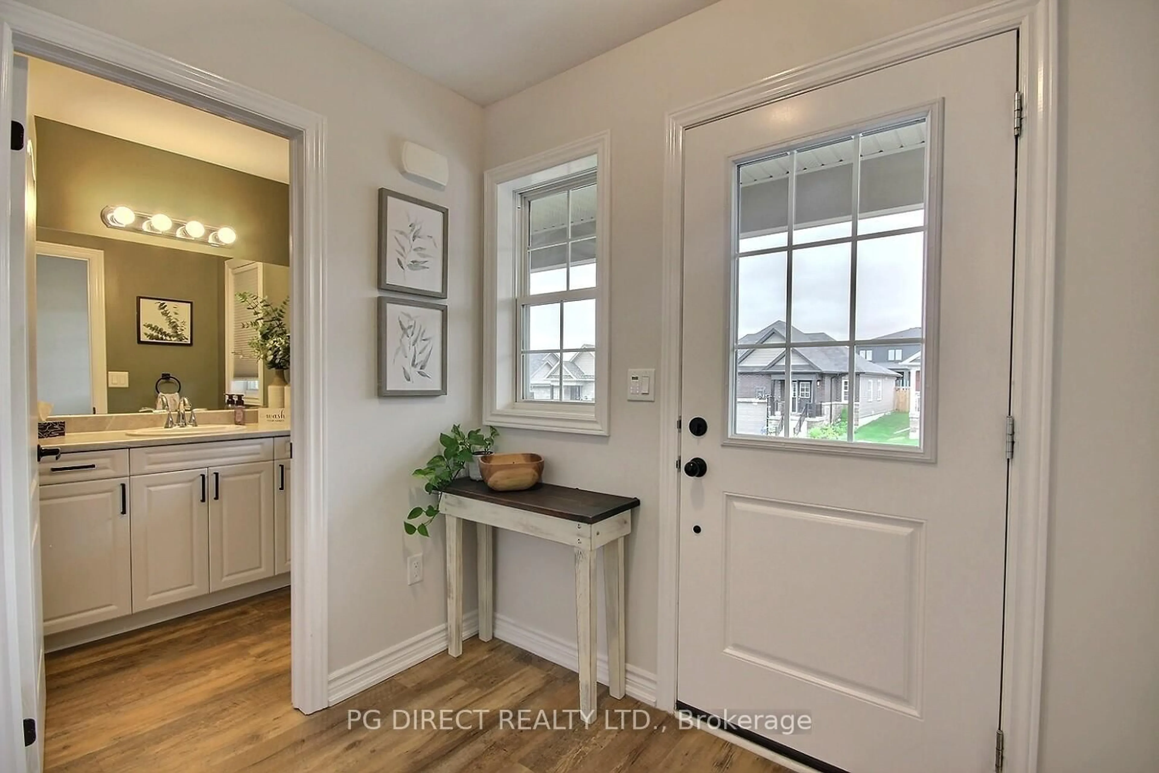 Indoor entryway for 7 Tolman St, Brighton Ontario K0K 1H0