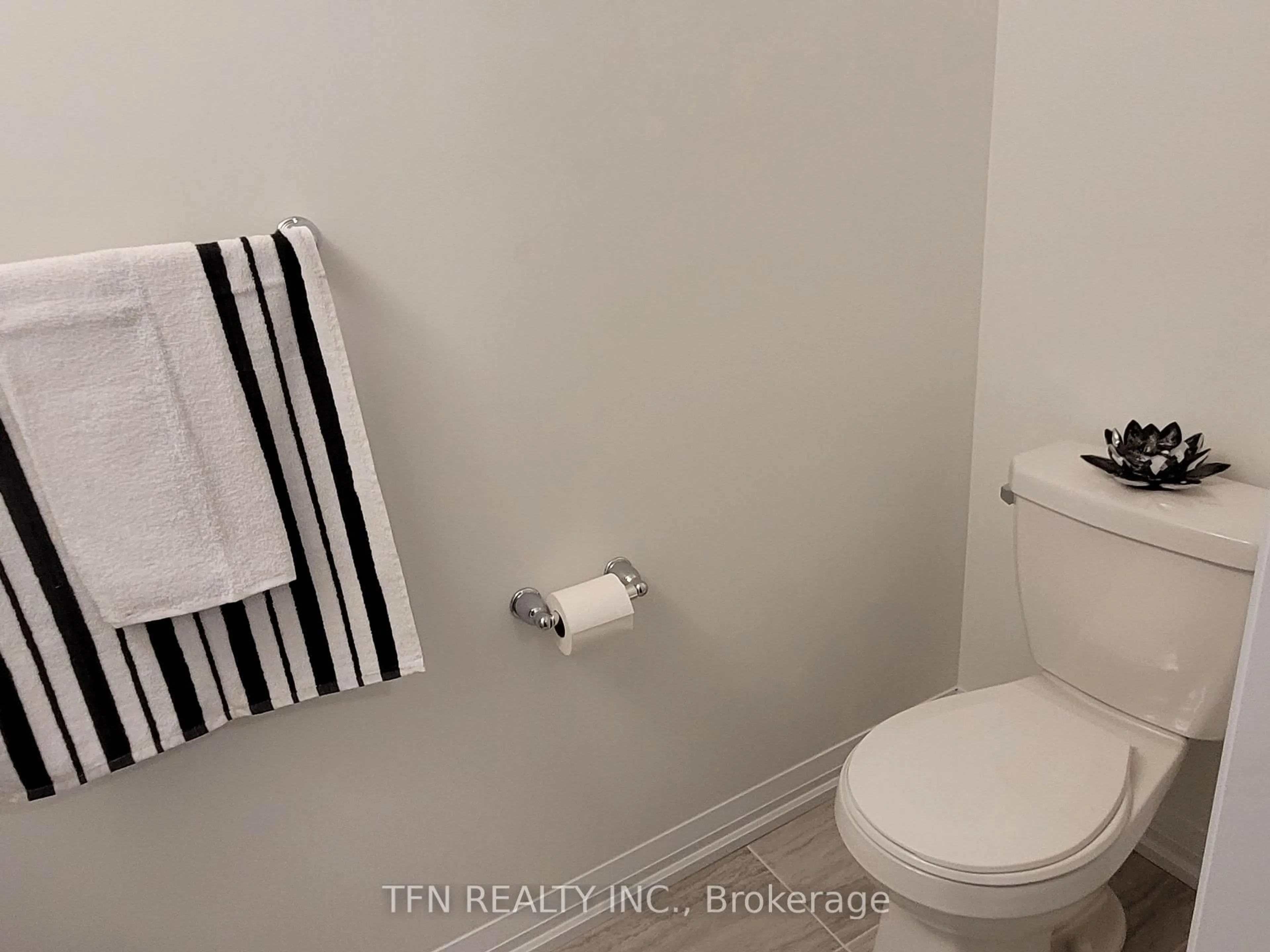 A pic of a room for 389 Conklin Rd #12, Brantford Ontario N3T 0Y3