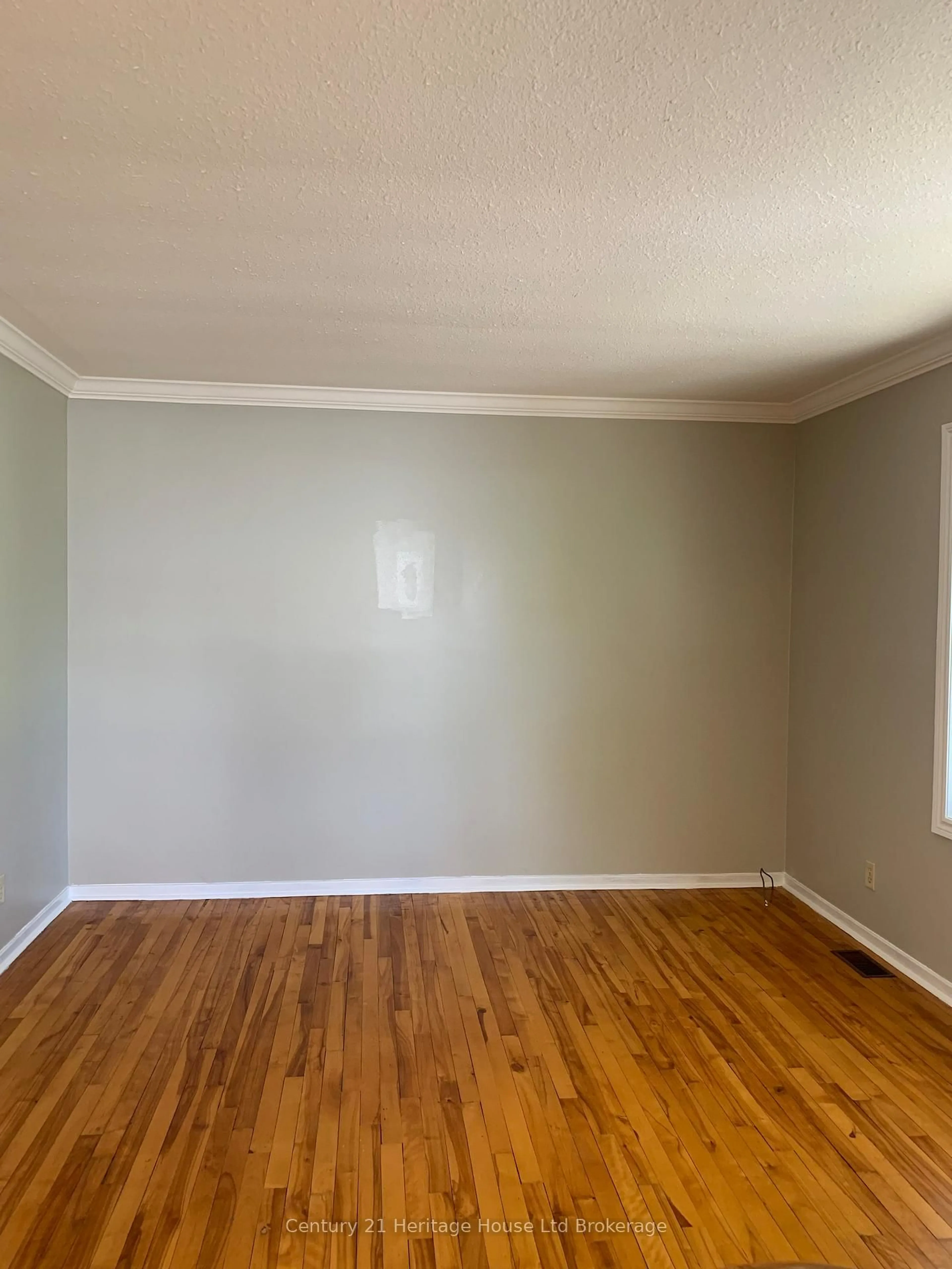 A pic of a room for 225 Algonquin Dr, South Huron Ontario N0M 1Y0