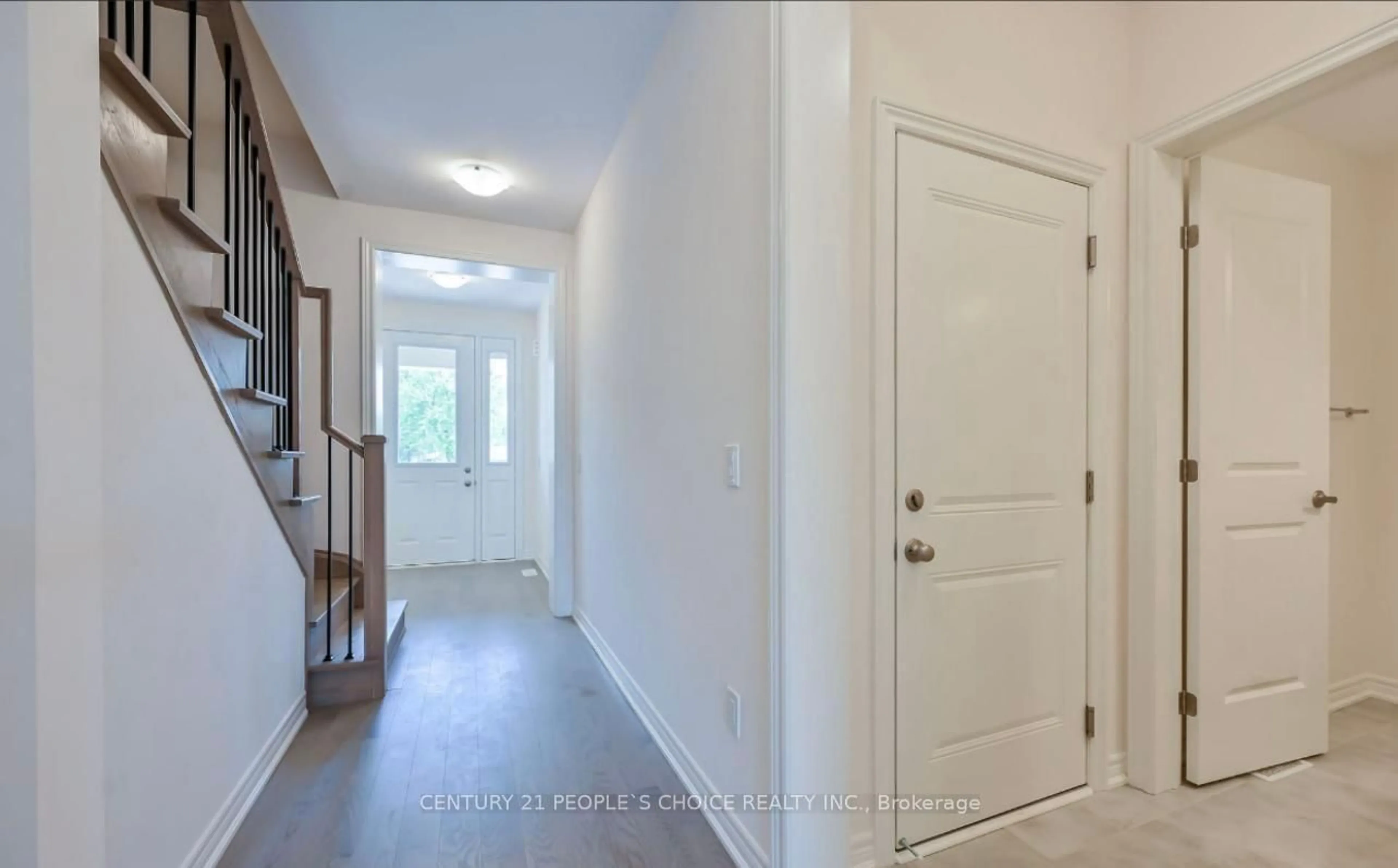 Indoor entryway for 1091 Garner Rd, Hamilton Ontario L9G 3K9