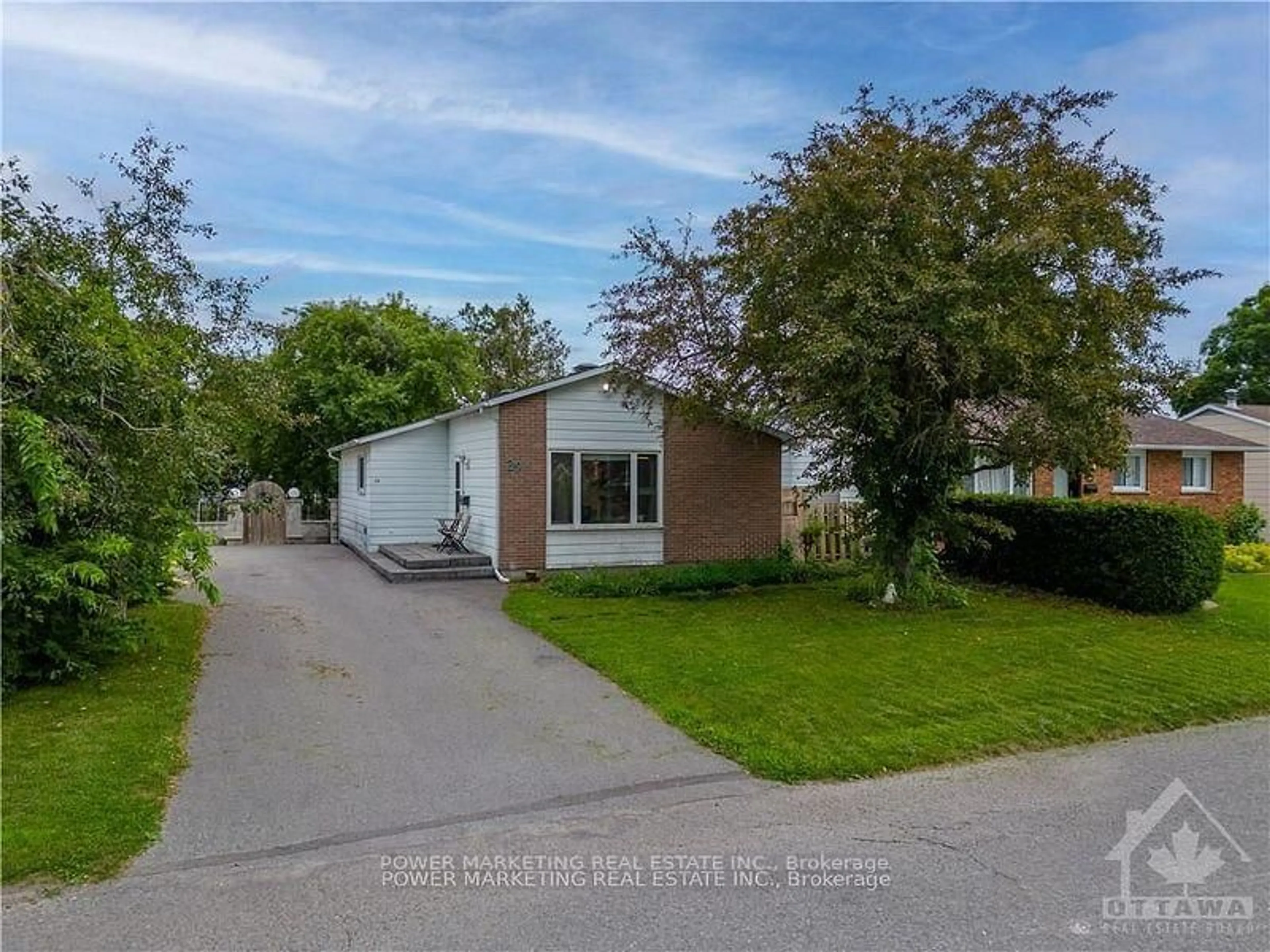 Unknown for 29 COURTNEY Rd, Ottawa Ontario K2L 1M1