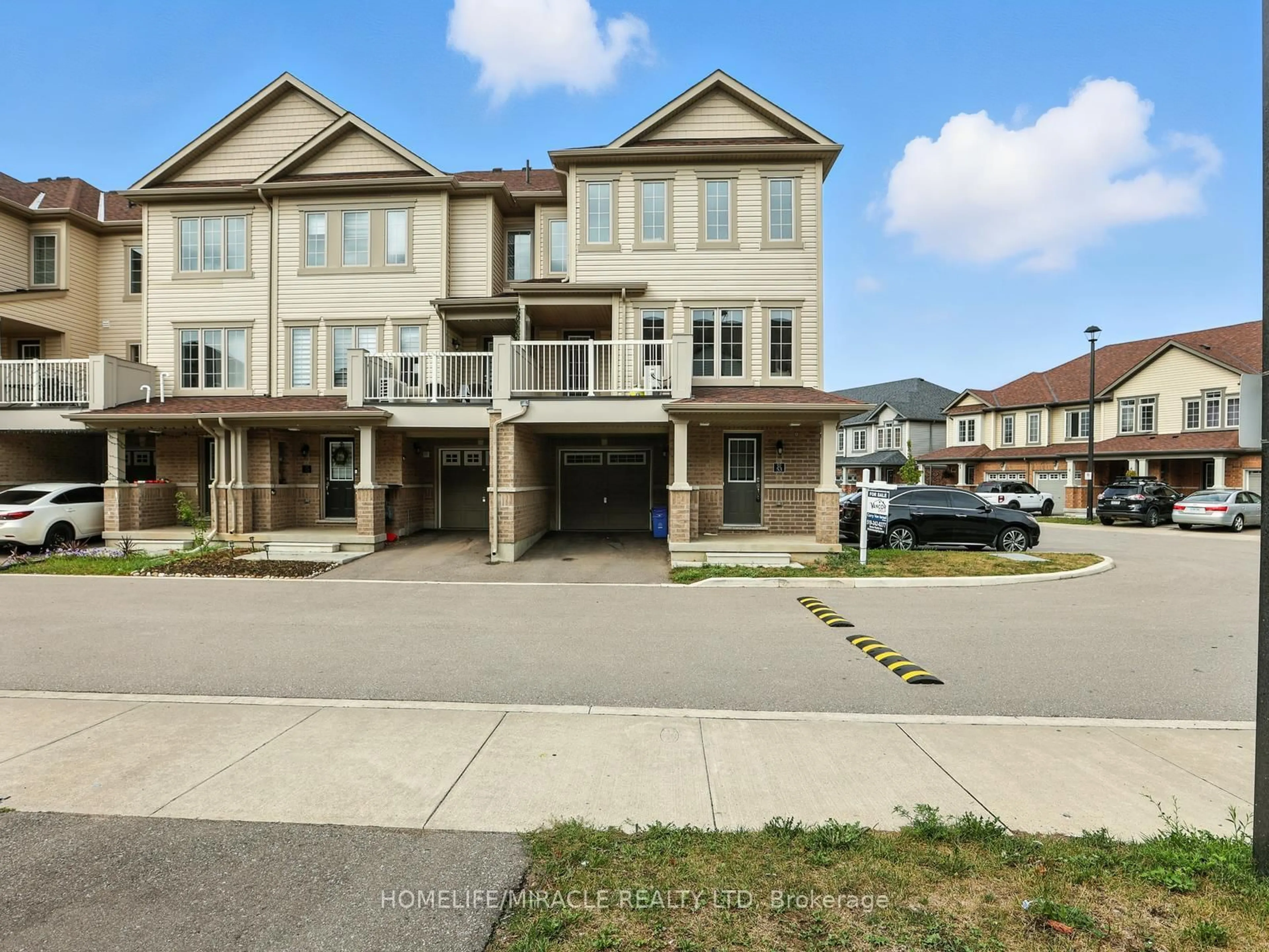 A pic from outside/outdoor area/front of a property/back of a property/a pic from drone, street for 755 Linden Dr #53, Cambridge Ontario N3H 0E4