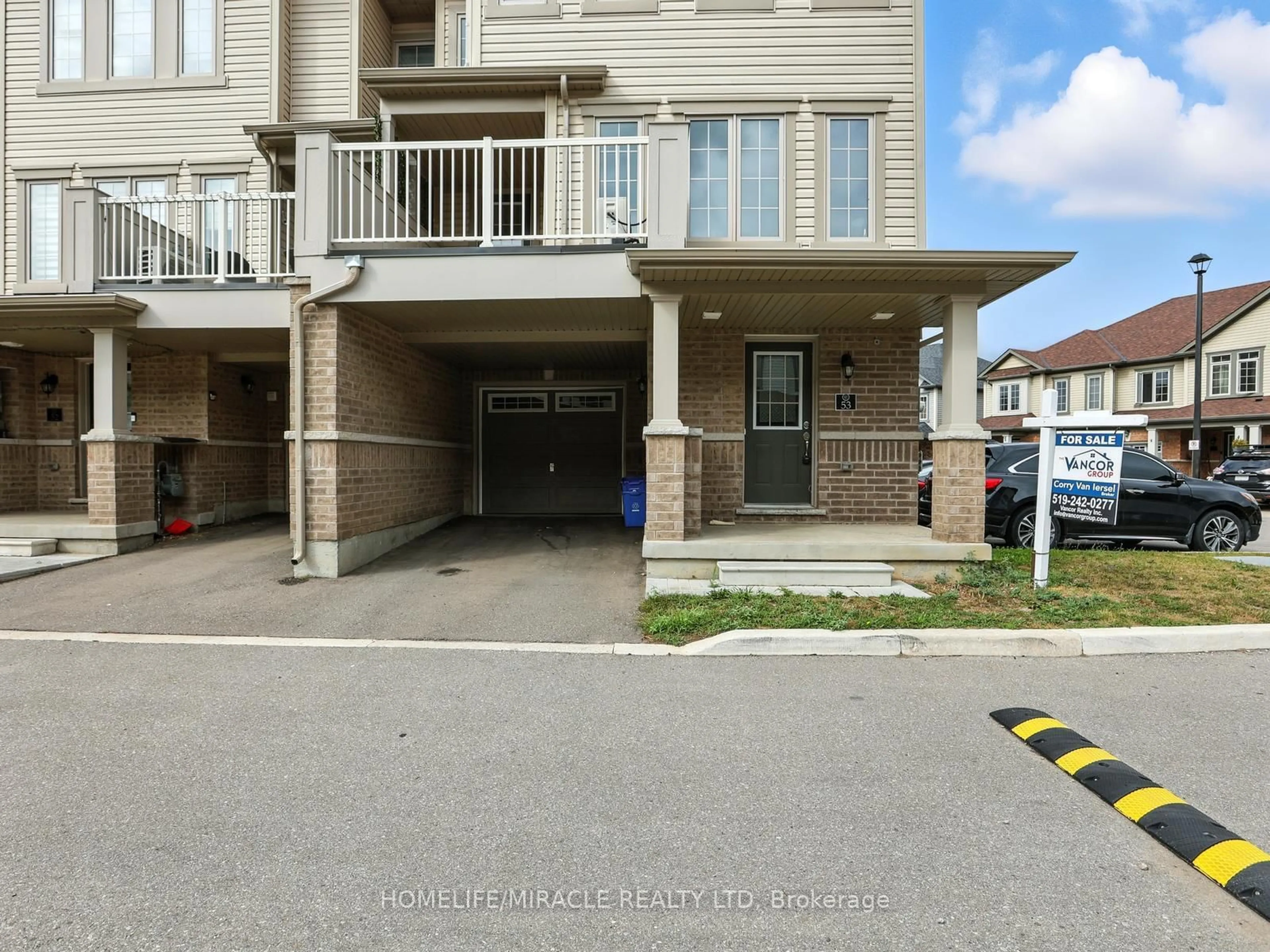 A pic from outside/outdoor area/front of a property/back of a property/a pic from drone, street for 755 Linden Dr #53, Cambridge Ontario N3H 0E4
