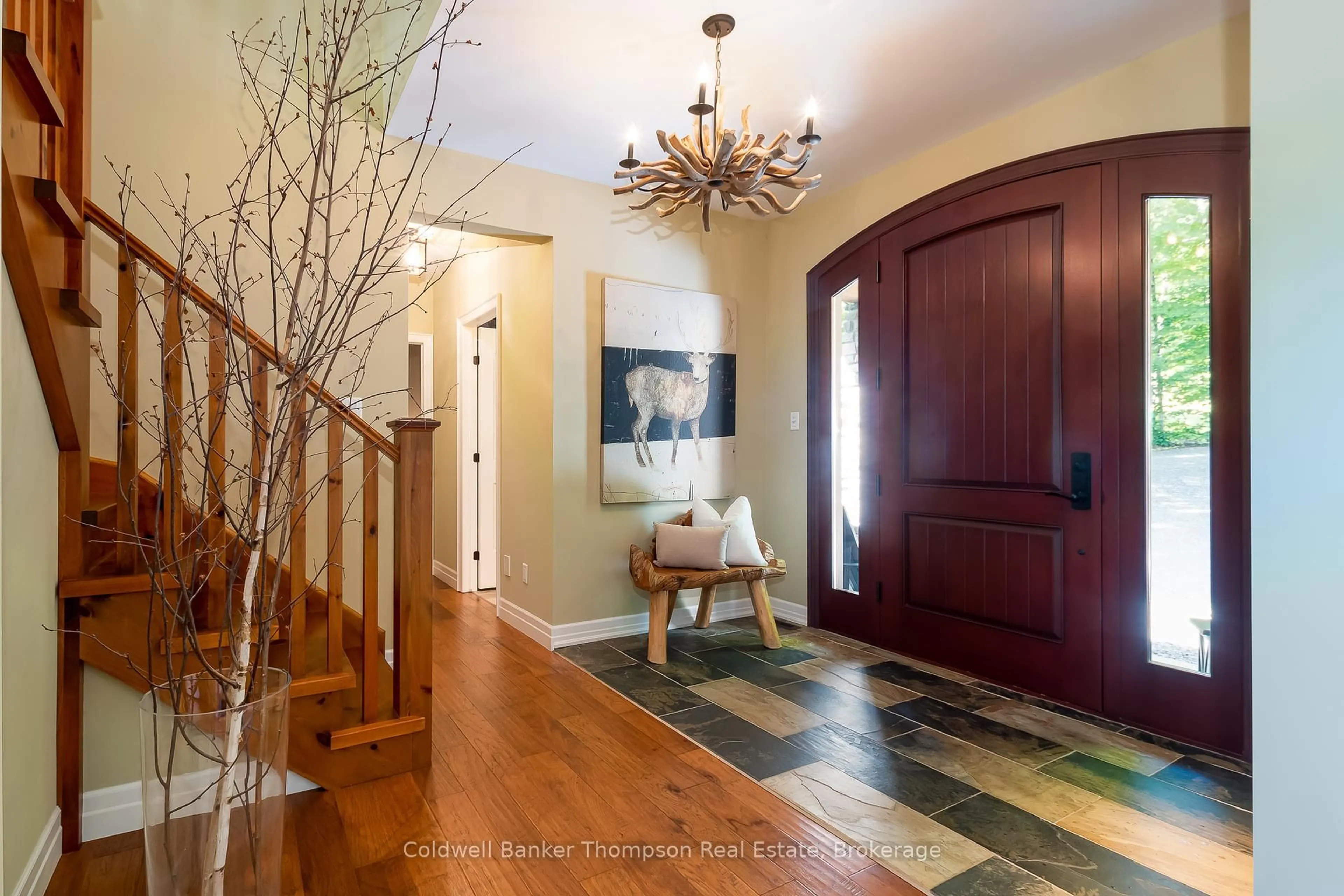 Indoor entryway for 11 Forest Hill Lane, Huntsville Ontario P1H 2N5