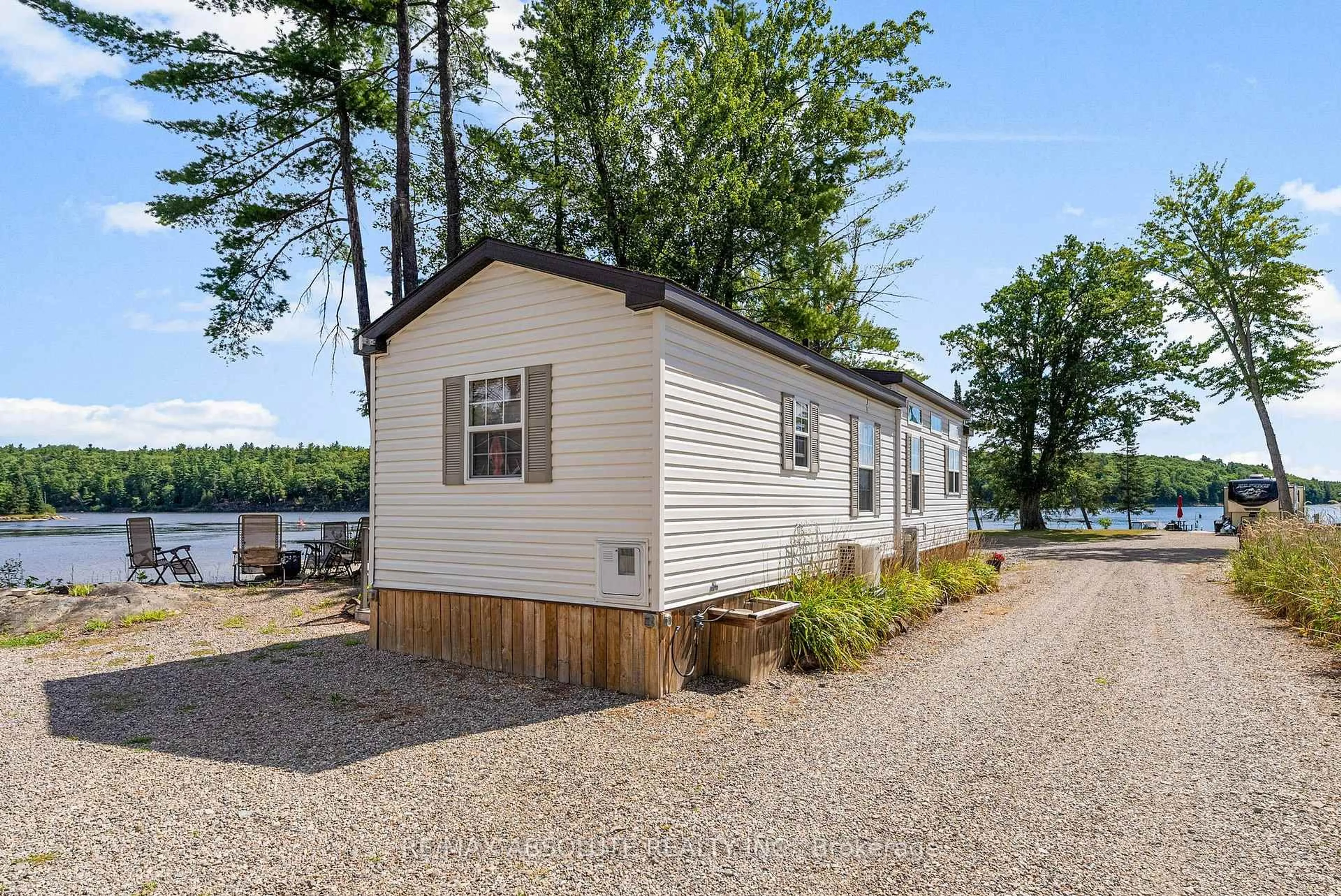 Home with vinyl exterior material, water/lake/river/ocean view for 92 Bingham Dr, Haley Station Ontario K0J 1Y0