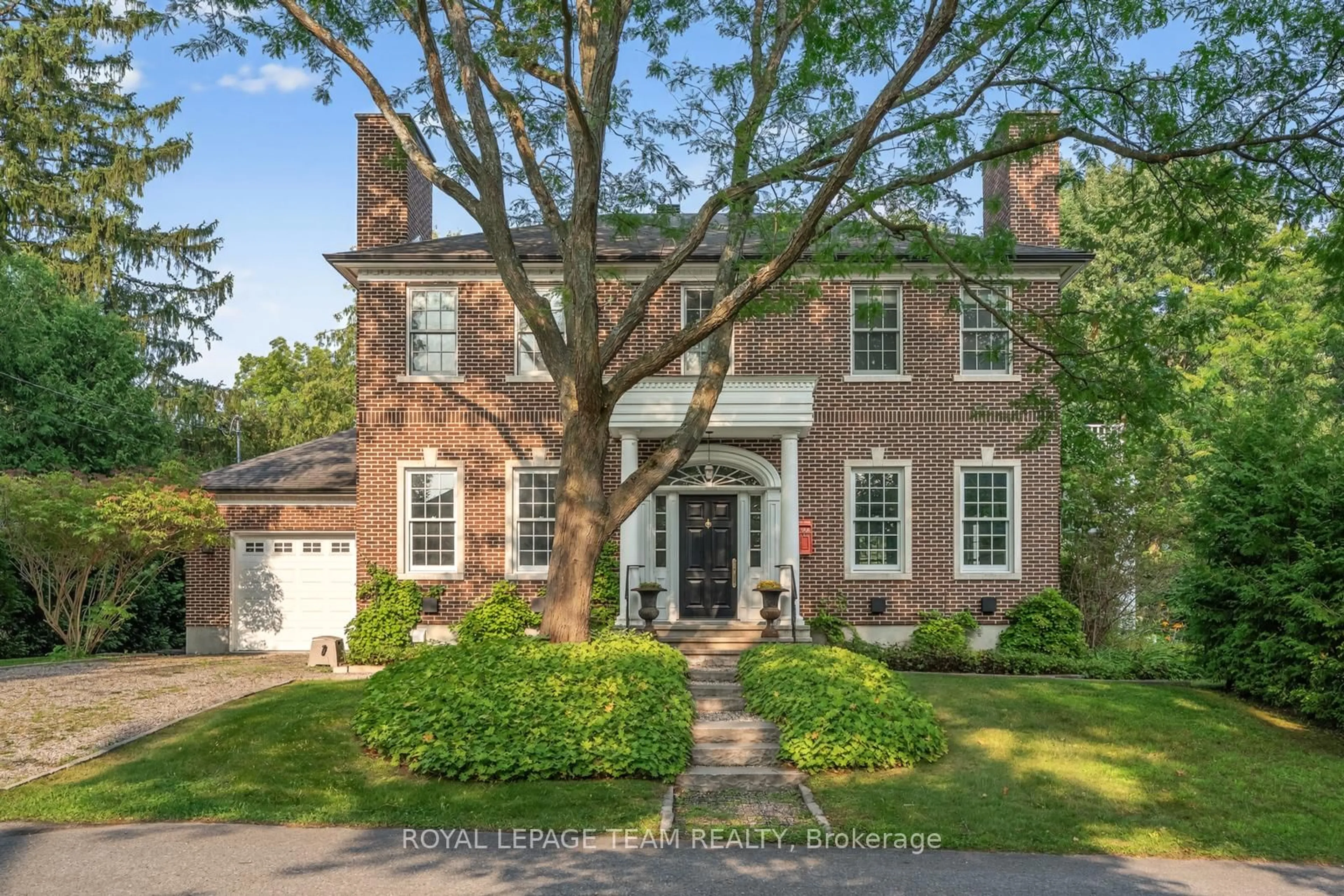 Home with brick exterior material, street for 140 Howick St, Ottawa Ontario K1M 0G8