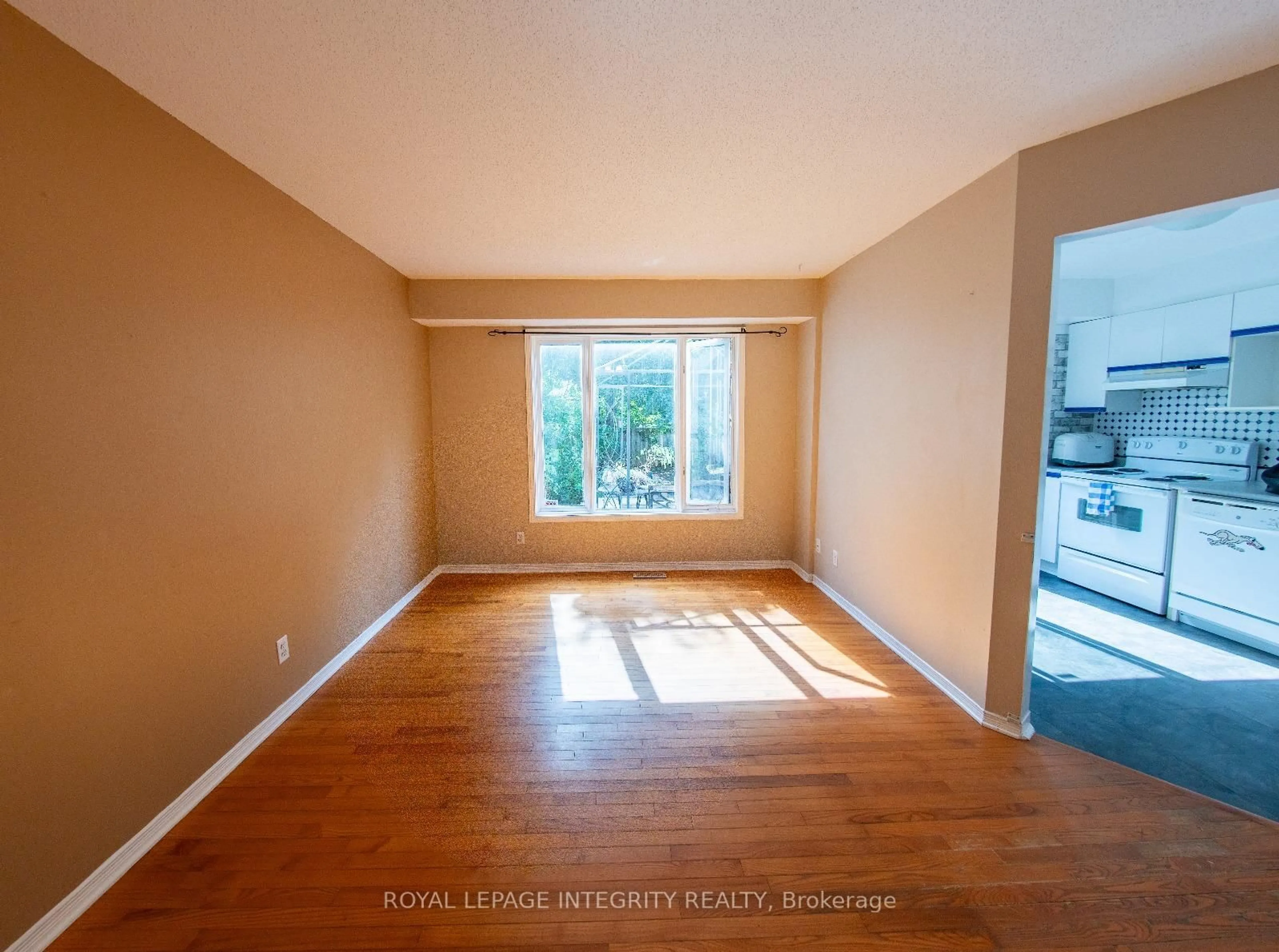 A pic of a room for 242 Beatrice Dr, Ottawa Ontario K2J 4P1