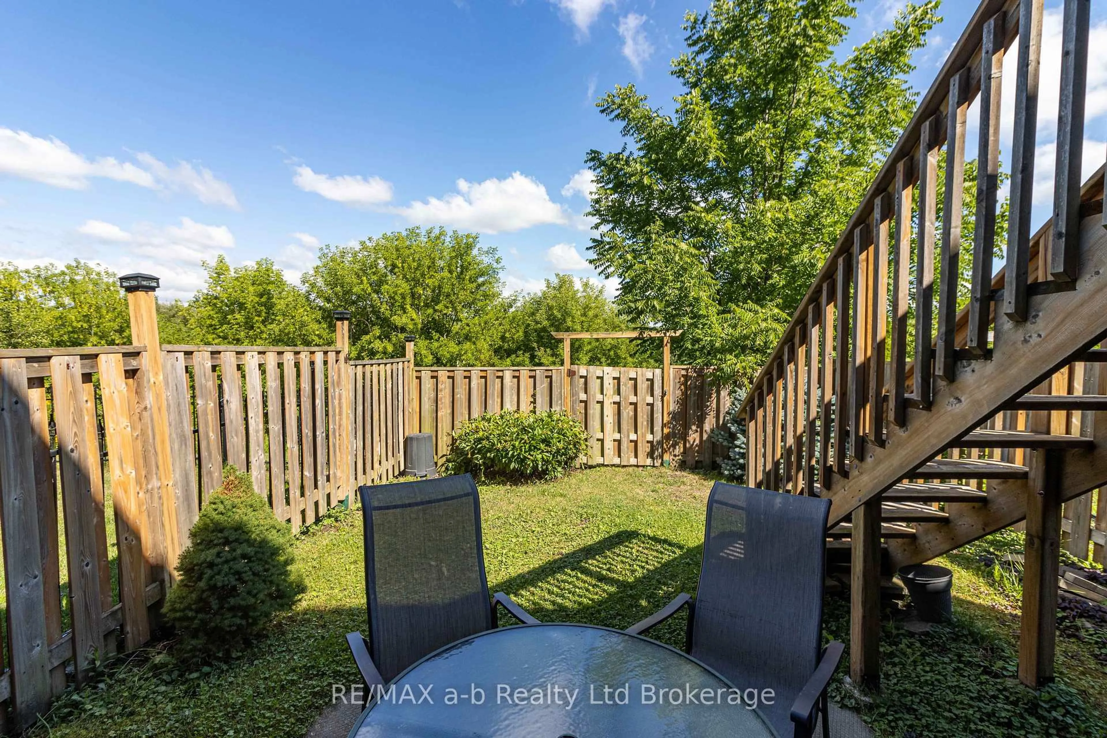 Patio, water/lake/river/ocean view for 112 Athlone Cres, Stratford Ontario N4Z 1H8