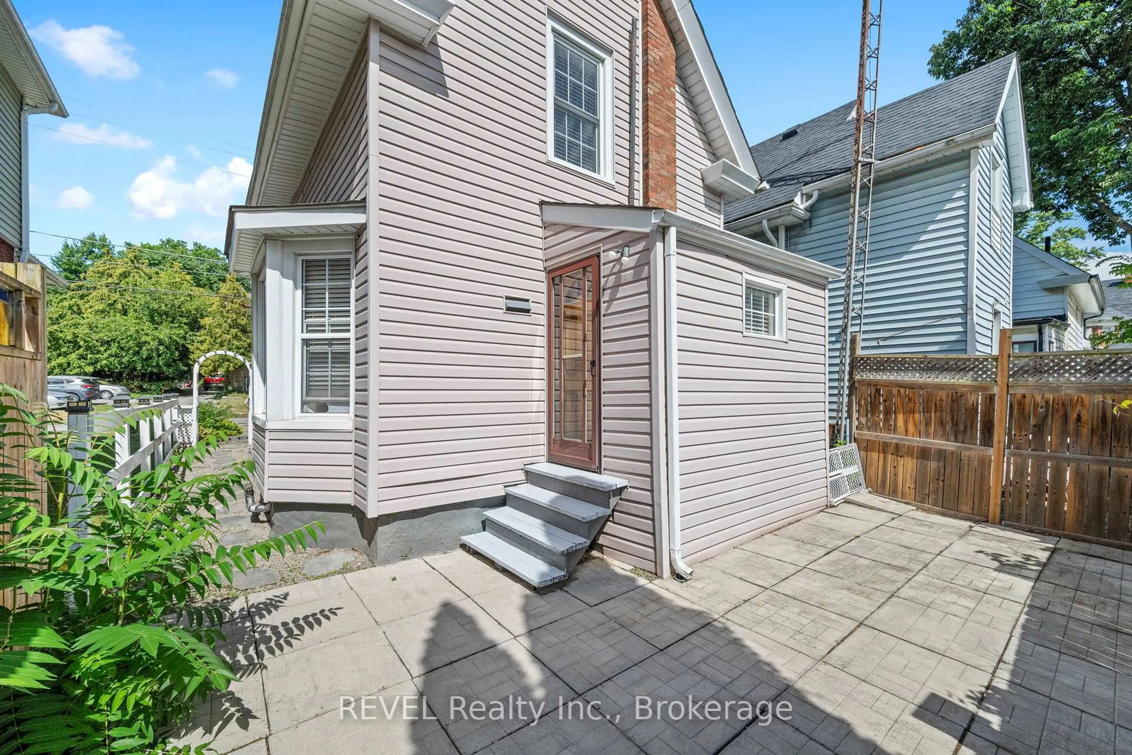 Unknown for 5408 ONTARIO Ave, Niagara Falls Ontario L2E 3S5