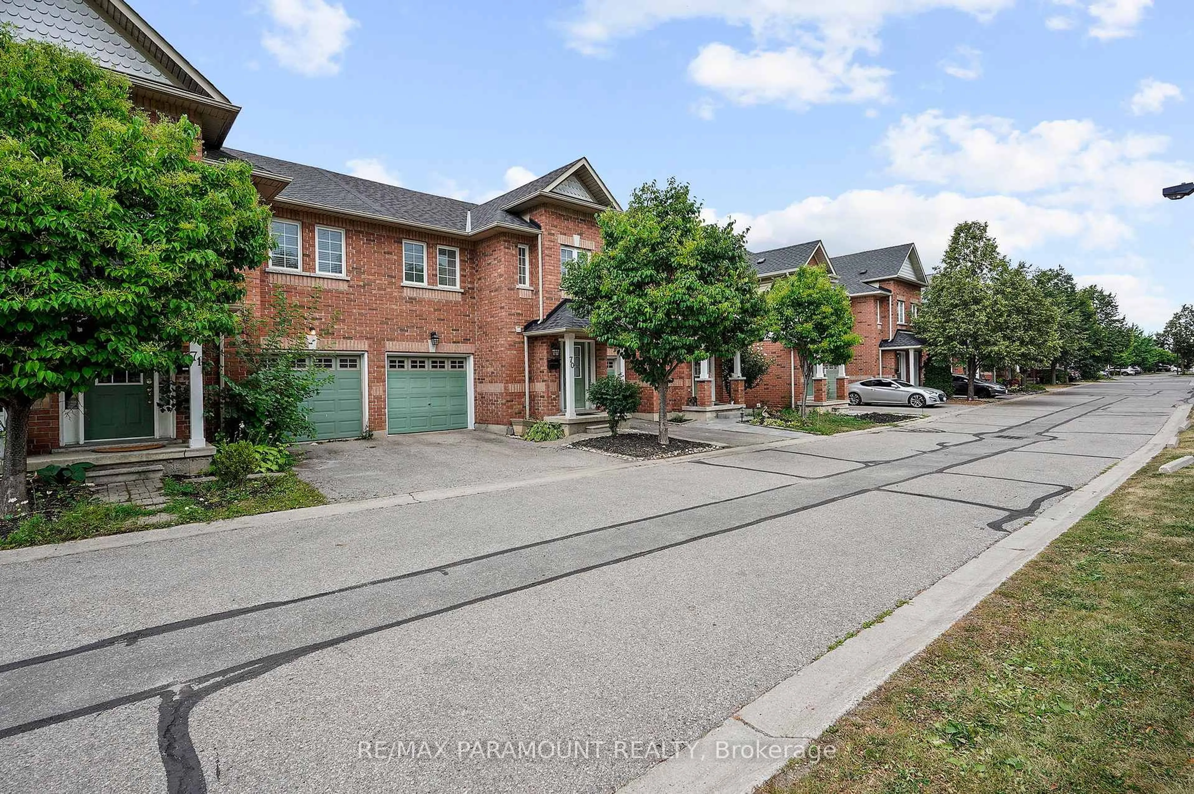 A pic from outside/outdoor area/front of a property/back of a property/a pic from drone, street for 250 Ainslie St #71, Cambridge Ontario N1R 8P8