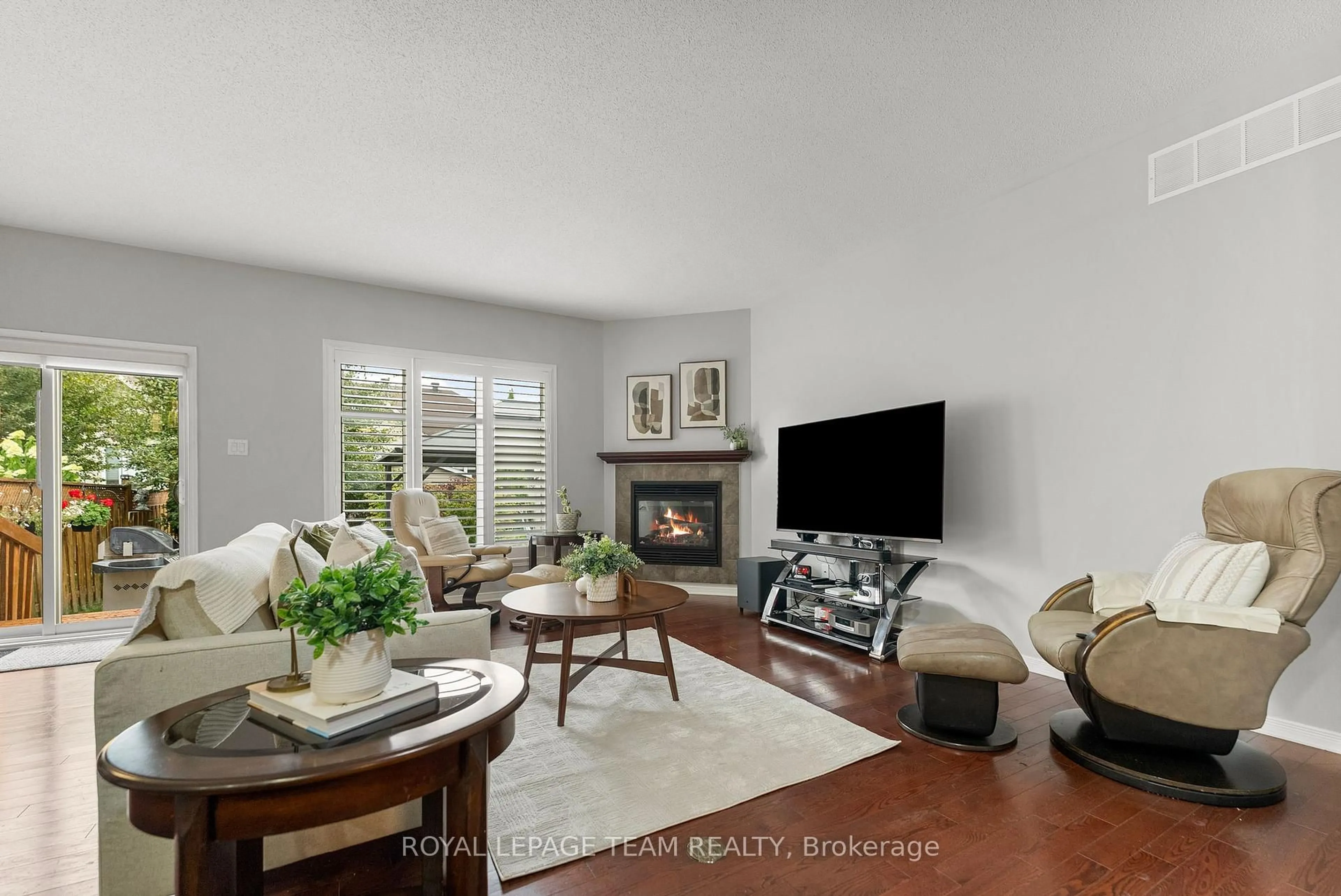 Living room with furniture, unknown for 200 Edey St, Arnprior Ontario K7S 0G2