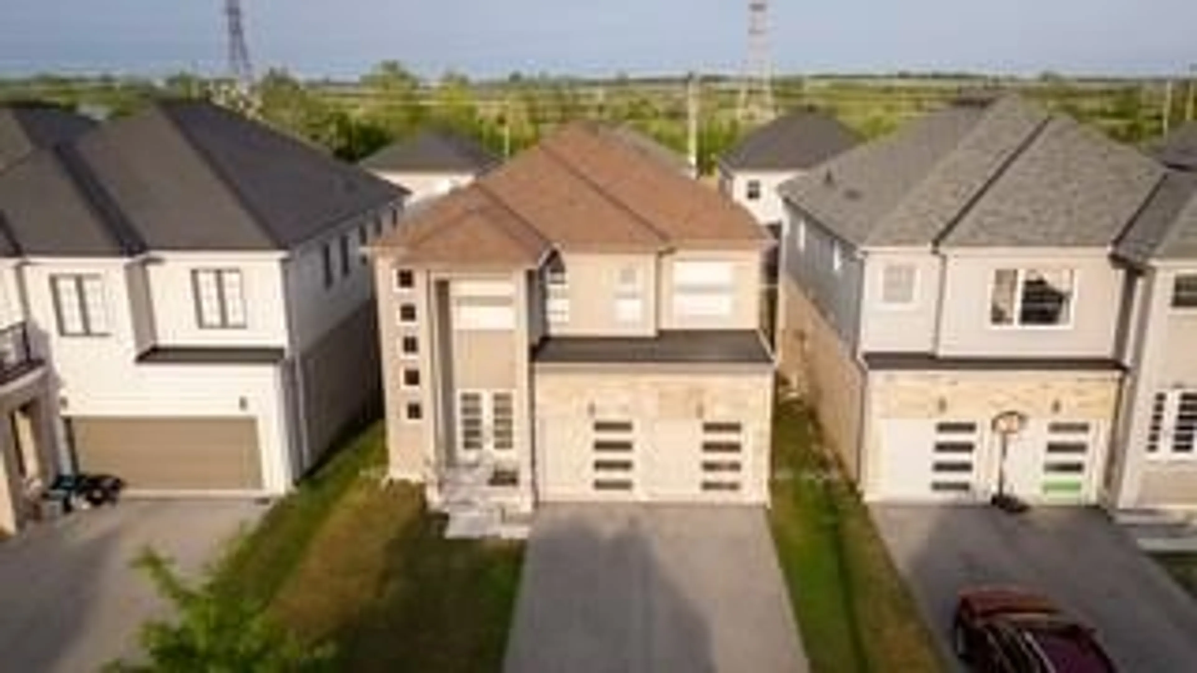 A pic from outside/outdoor area/front of a property/back of a property/a pic from drone, street for 244 Bethune Ave, Welland Ontario L3B 0H6
