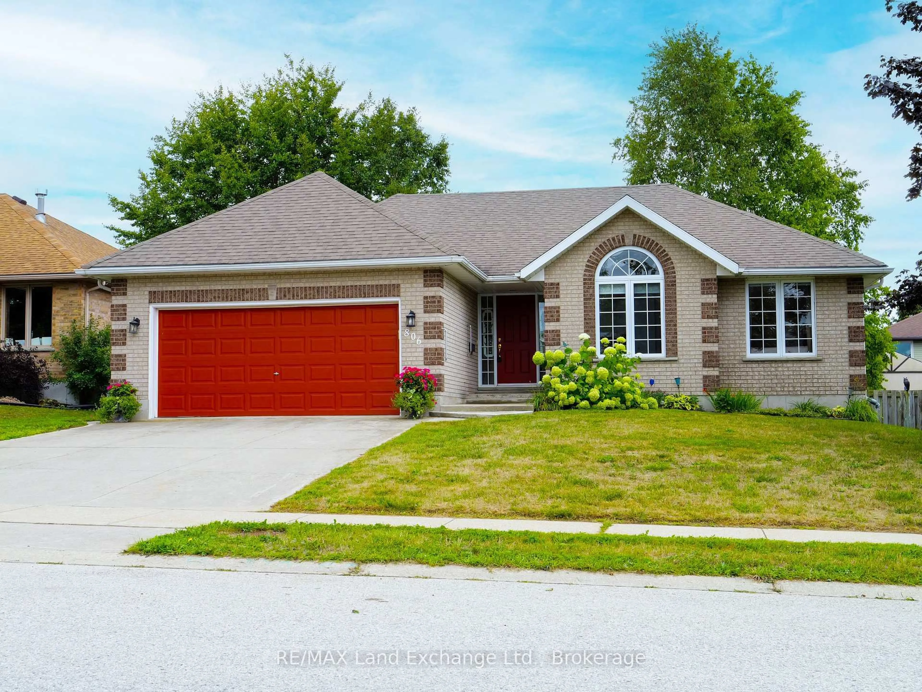 Home with brick exterior material, street for 806 Maplewood Dr, Saugeen Shores Ontario N0H 2C4