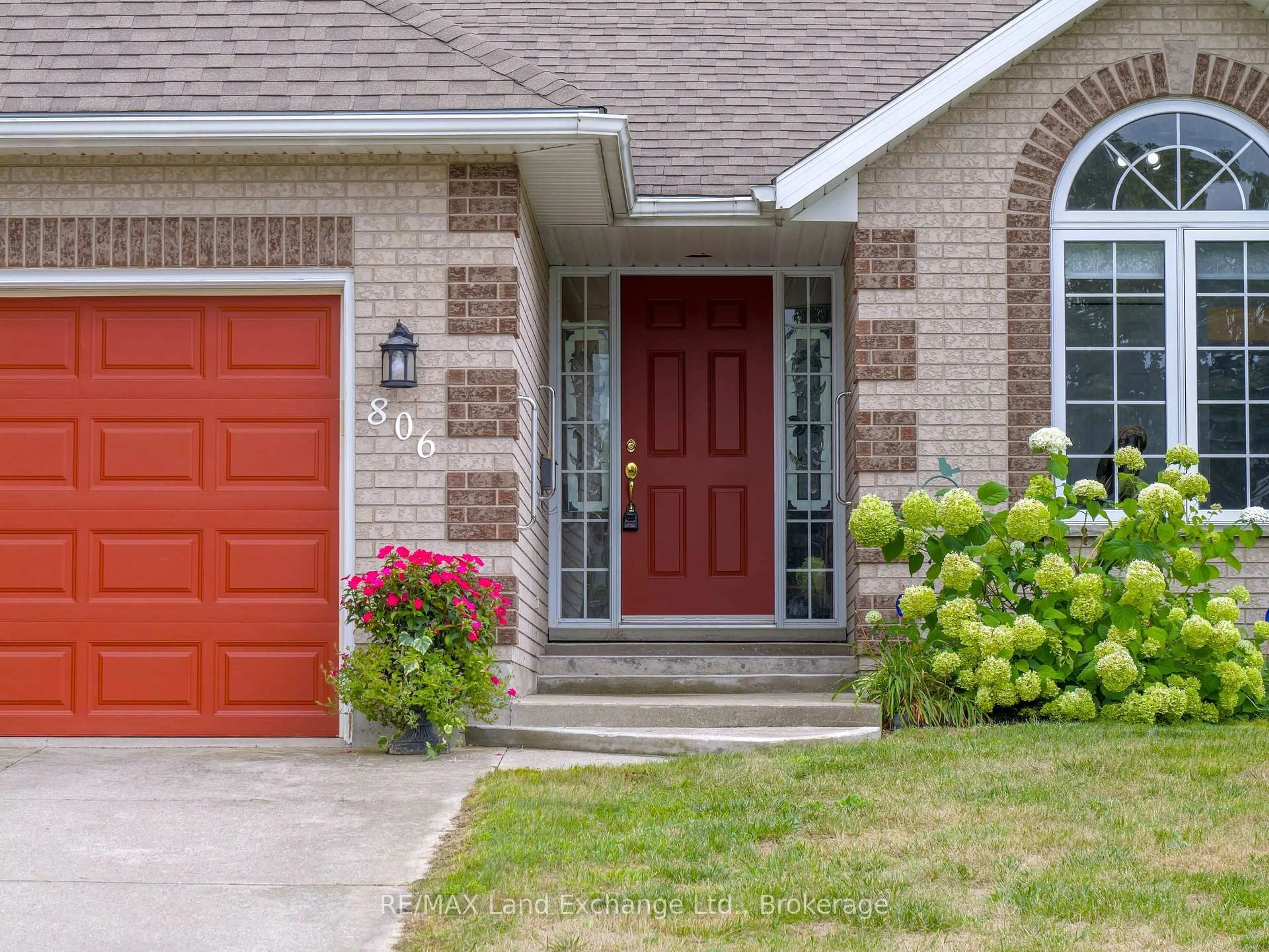 Home with brick exterior material, street for 806 Maplewood Dr, Saugeen Shores Ontario N0H 2C4