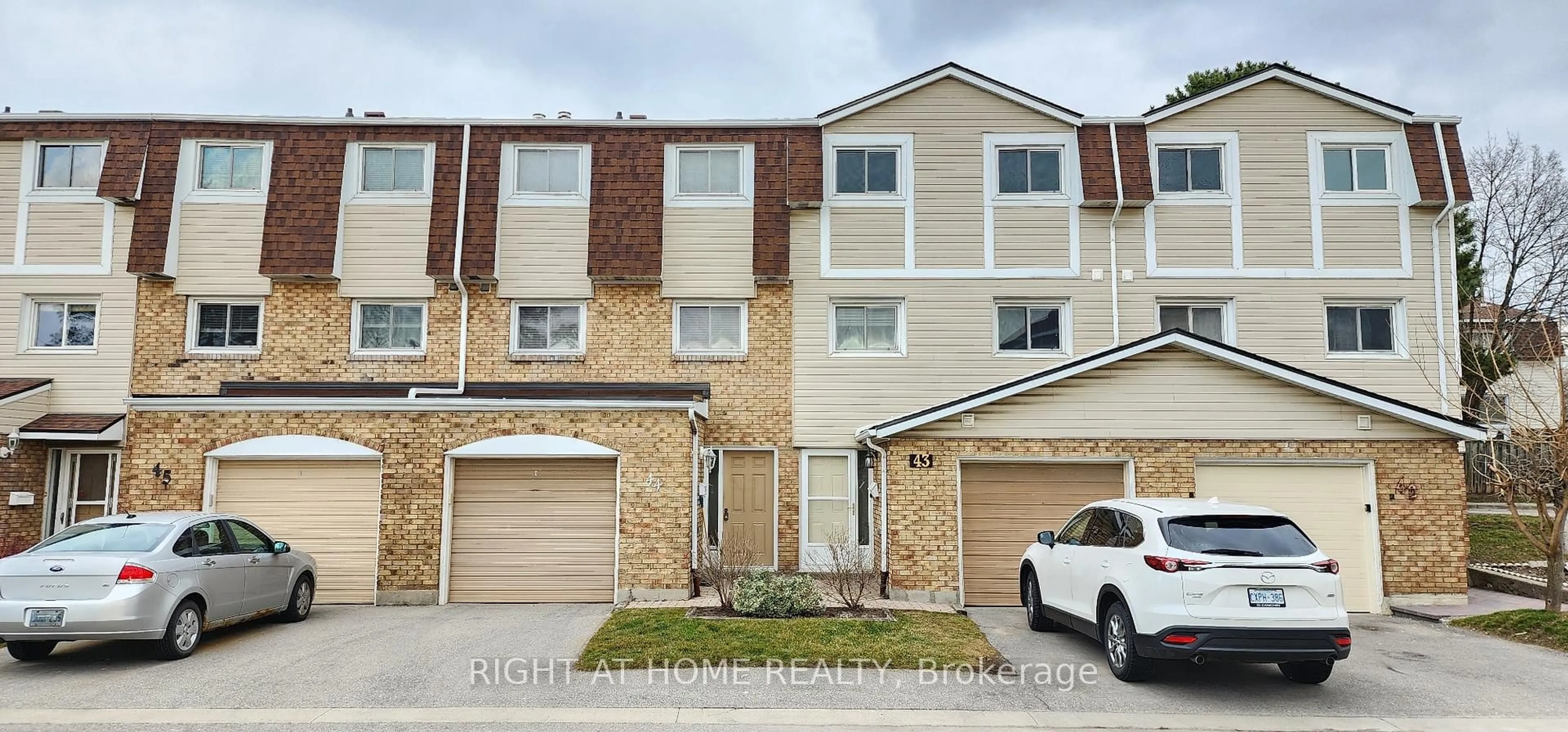 Unknown for 11 Harrisford St #43, Hamilton Ontario L8K 6L7