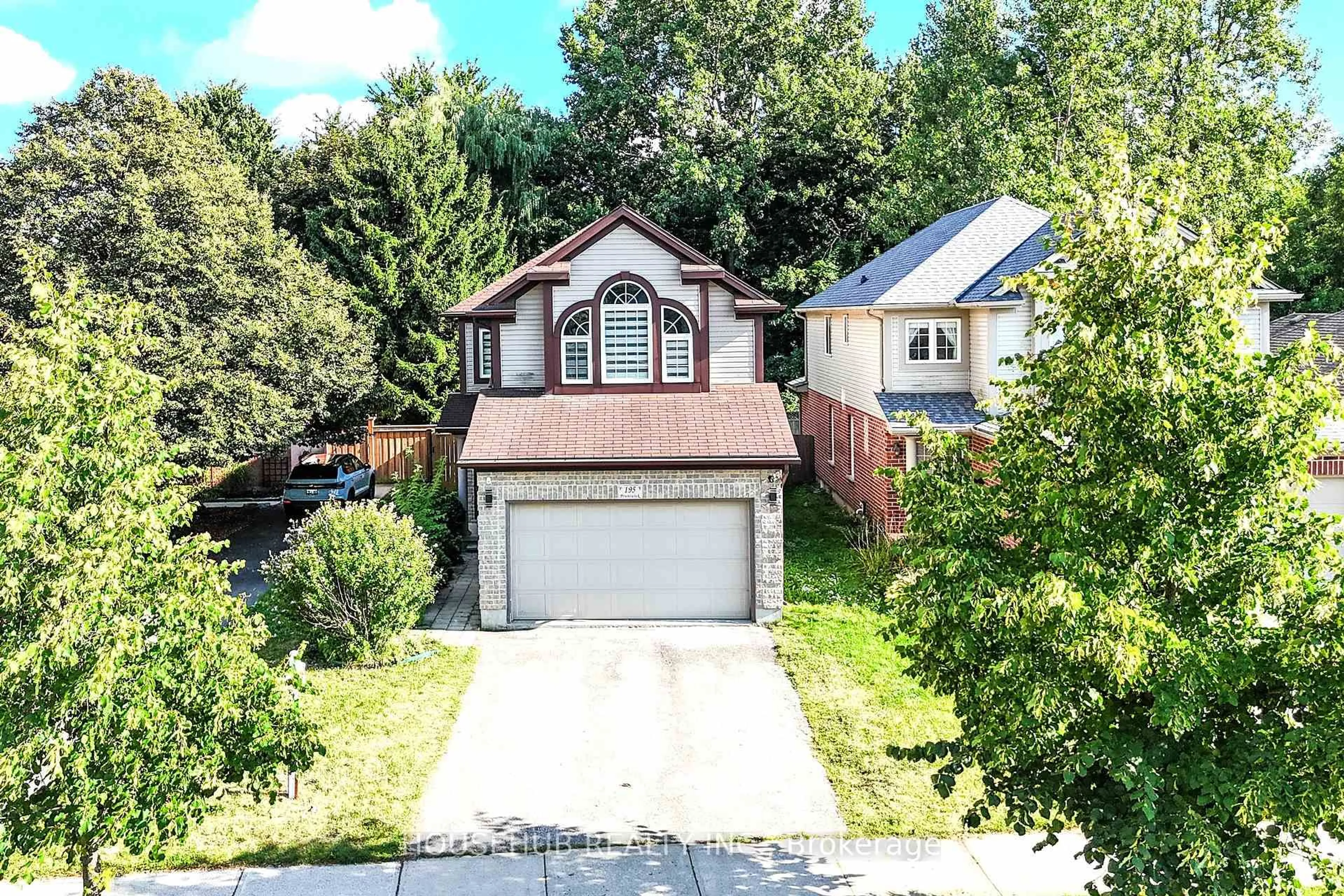 A pic from outside/outdoor area/front of a property/back of a property/a pic from drone, street for 195 Brunswick Ave, London North Ontario N6G 3K6
