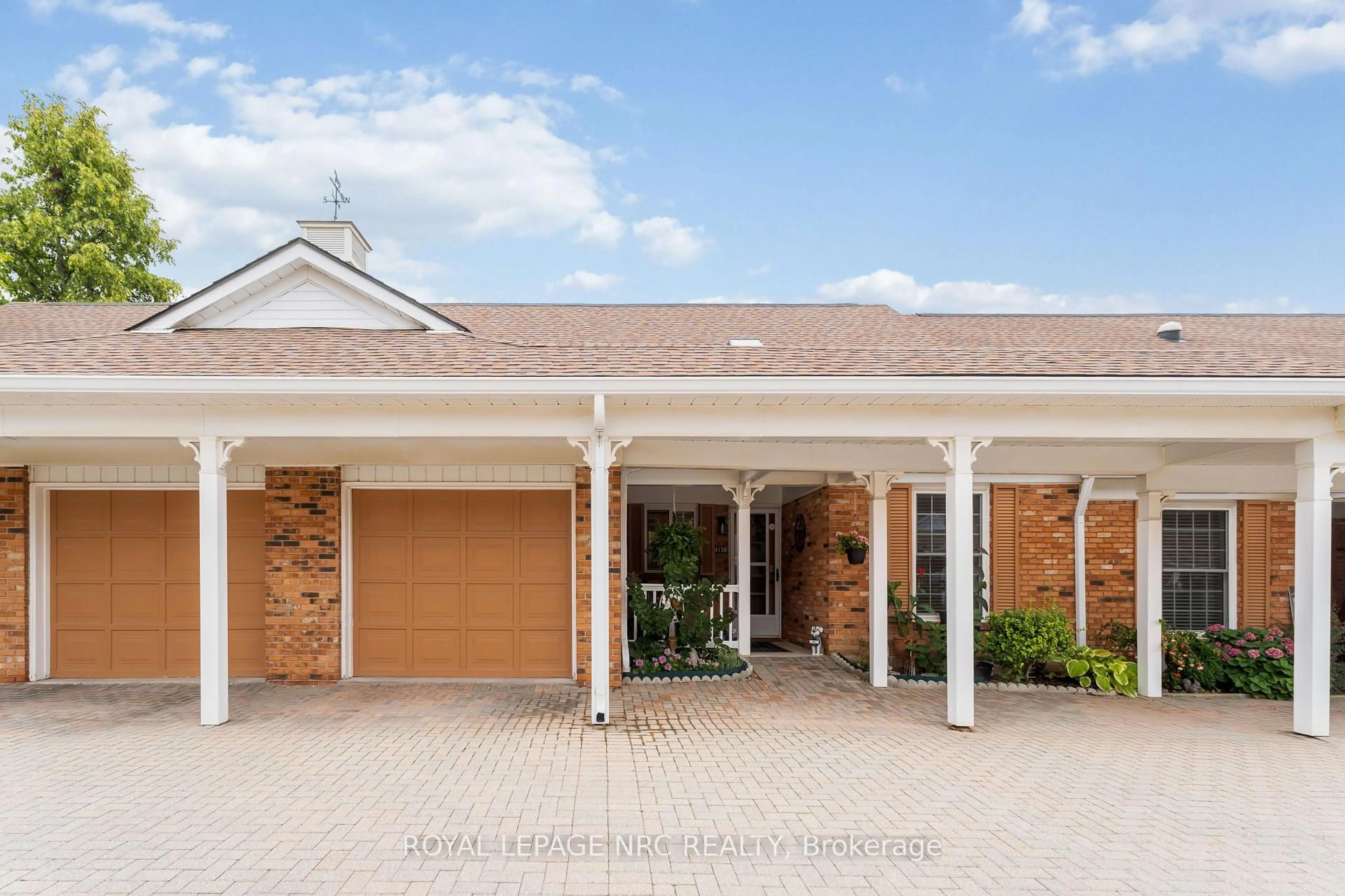 Home with brick exterior material, street for 4156 Beechnut Crt, Lincoln Ontario L0R 2C0
