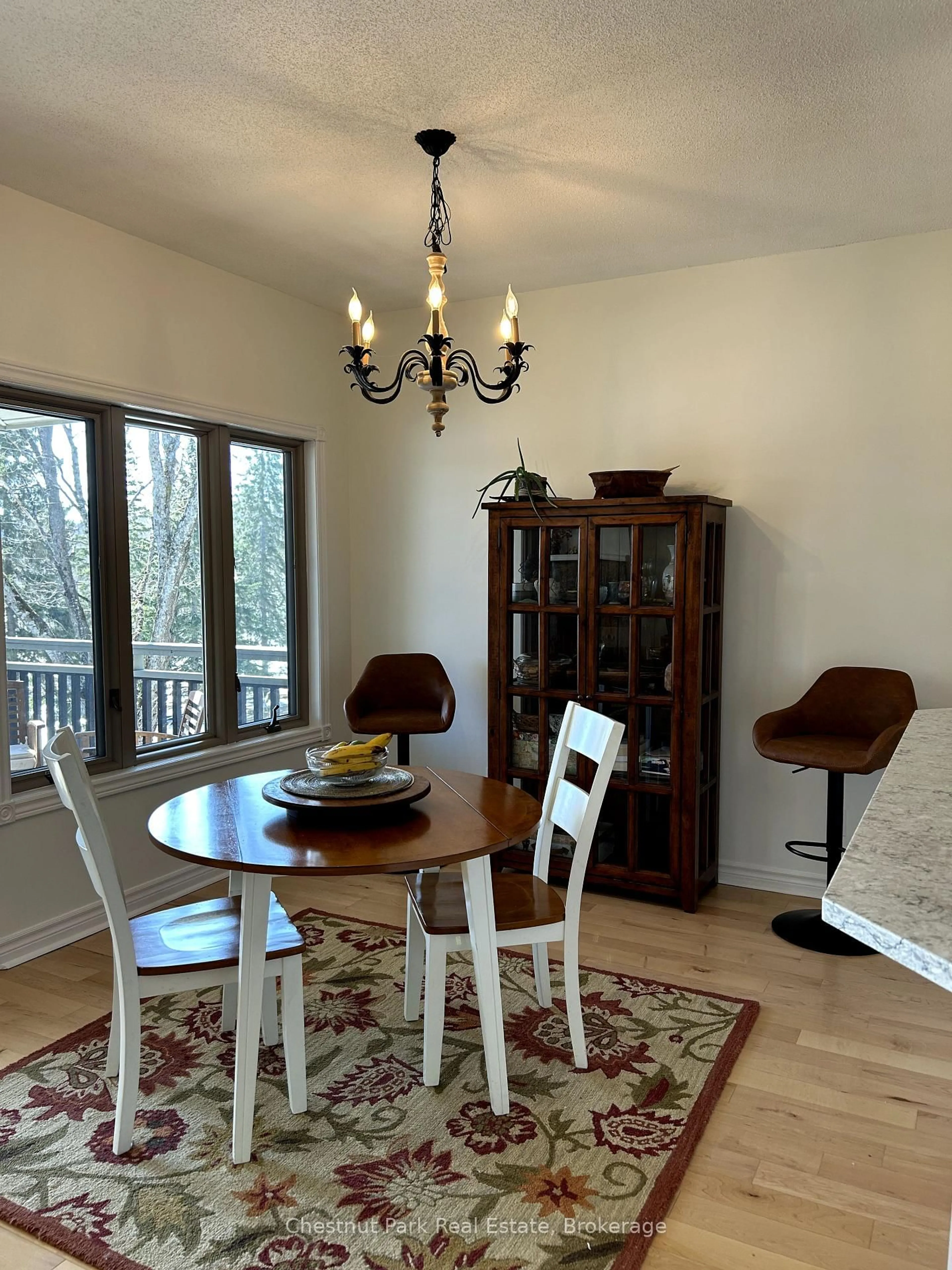Dining room, wood/laminate floor for 3421 Grandview Forest Dr #5, Huntsville Ontario P1H 2J5