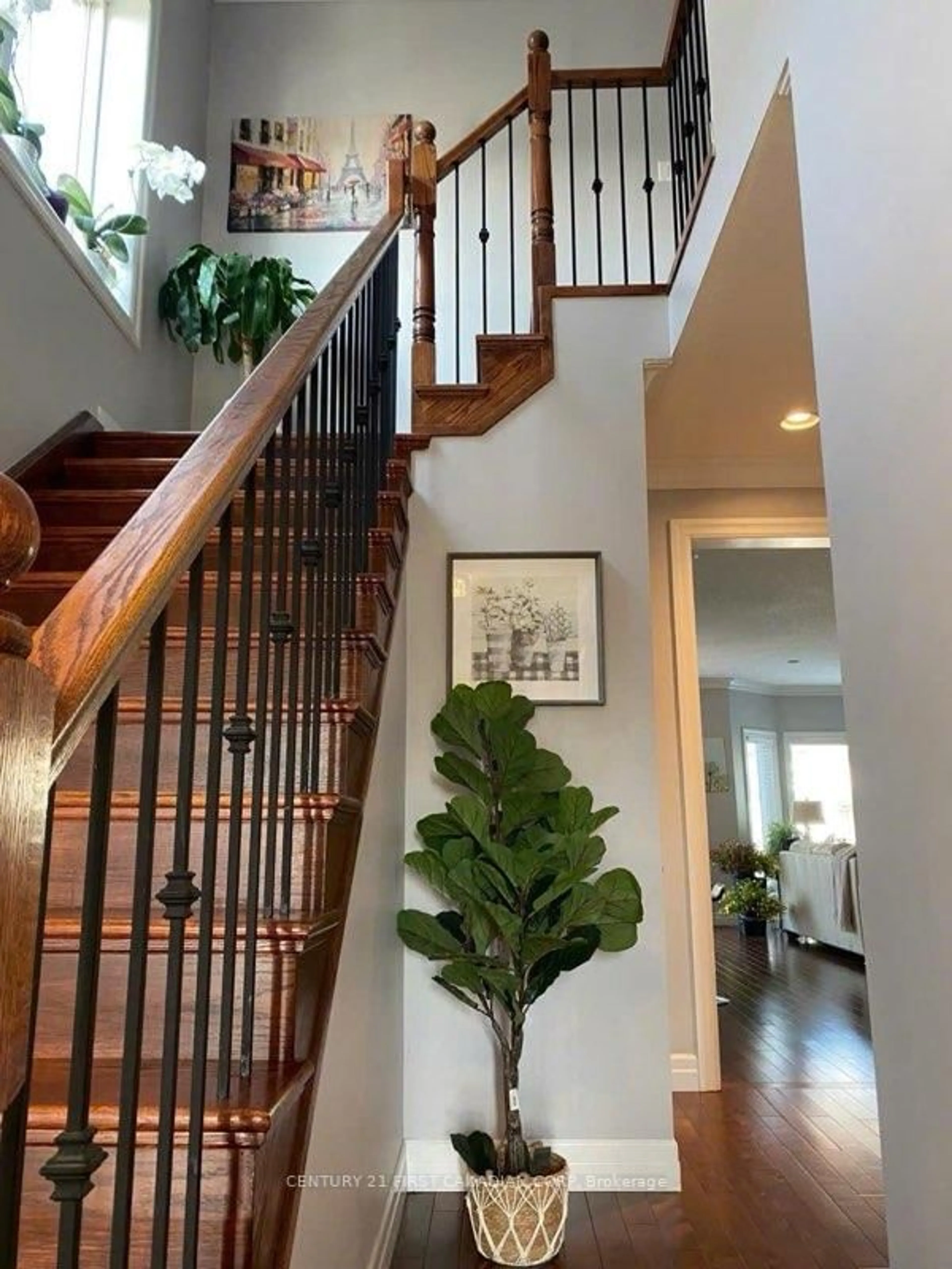 Indoor entryway for 1744 Cherrywood Tr, London North Ontario N6H 0E2