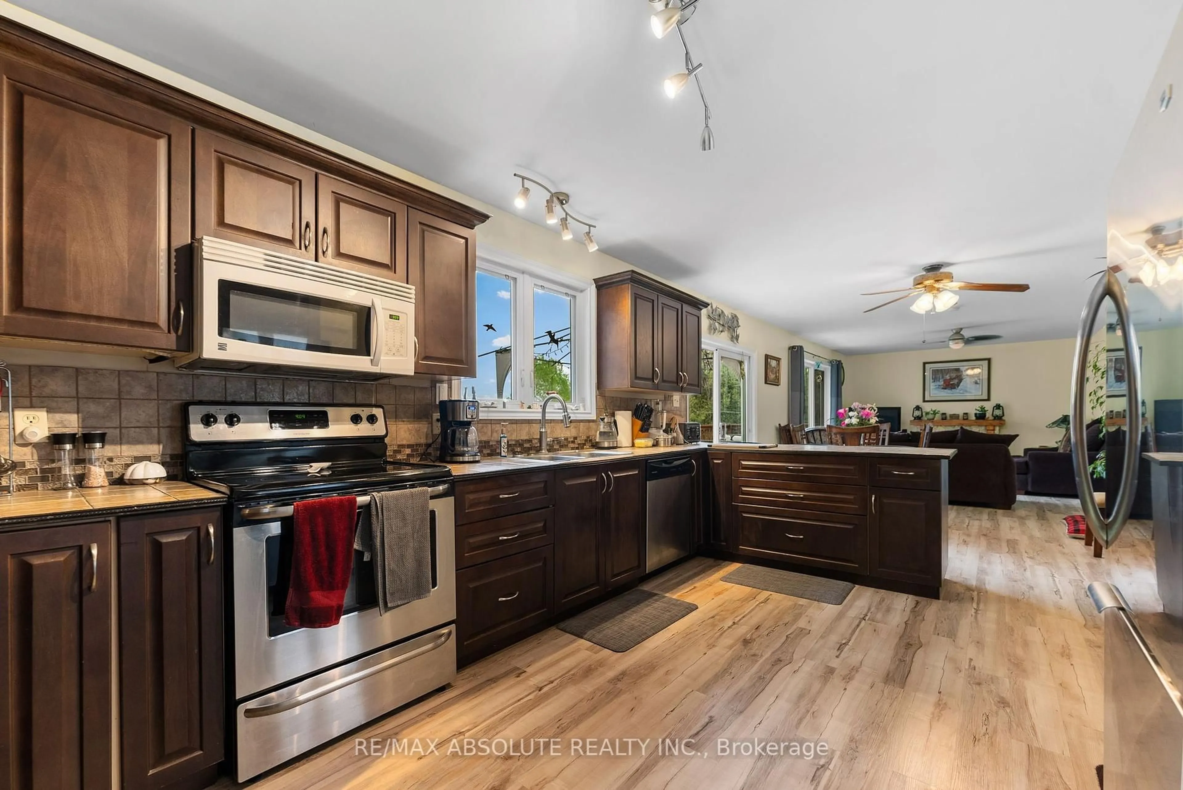 Open concept kitchen, unknown for 4666 Matawatchan Rd, Griffith Ontario K0J 2R0