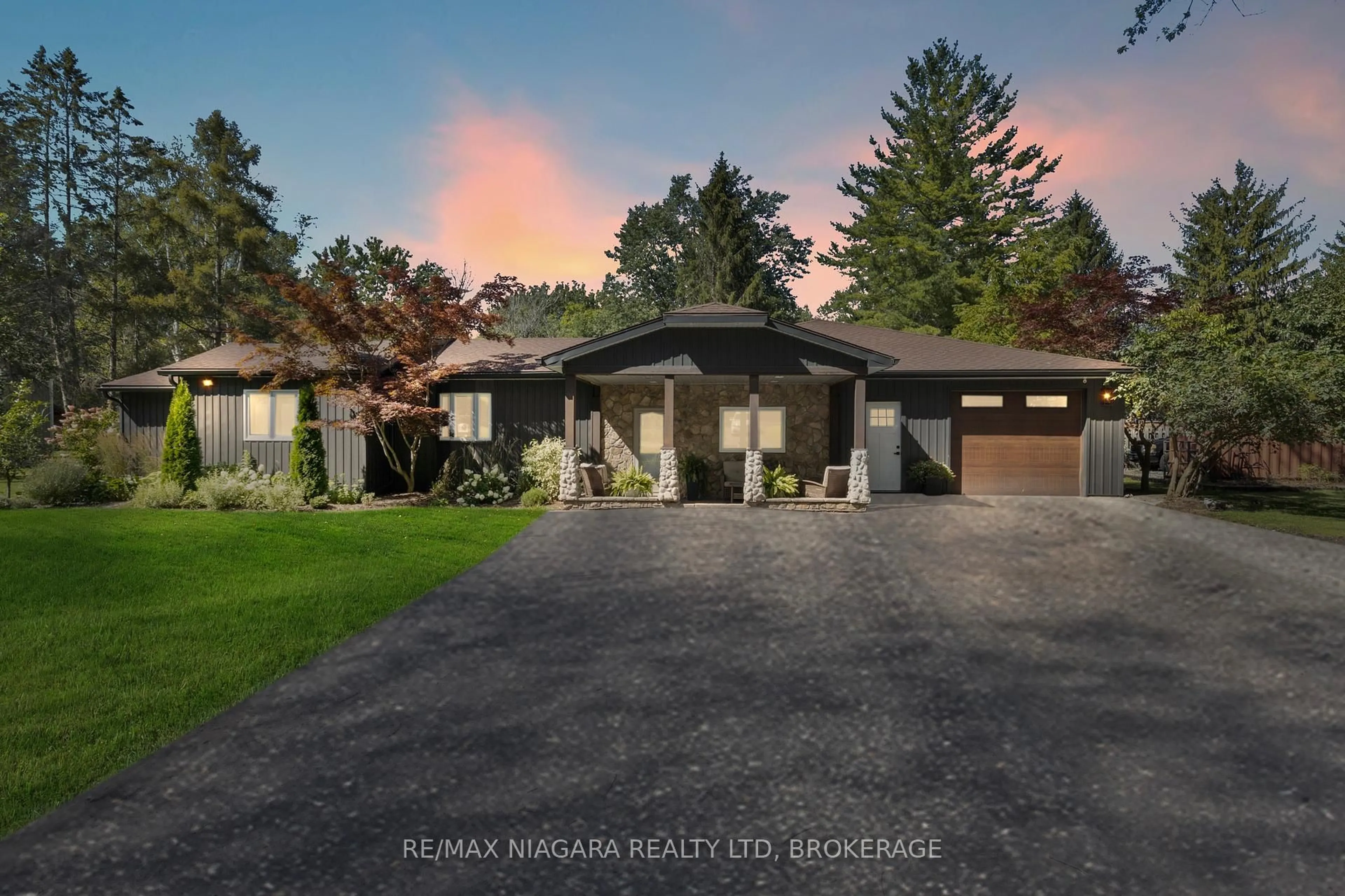 A pic from outside/outdoor area/front of a property/back of a property/a pic from drone, mountain view for 10408 Lakeshore Rd, Wainfleet Ontario L3K 5V4