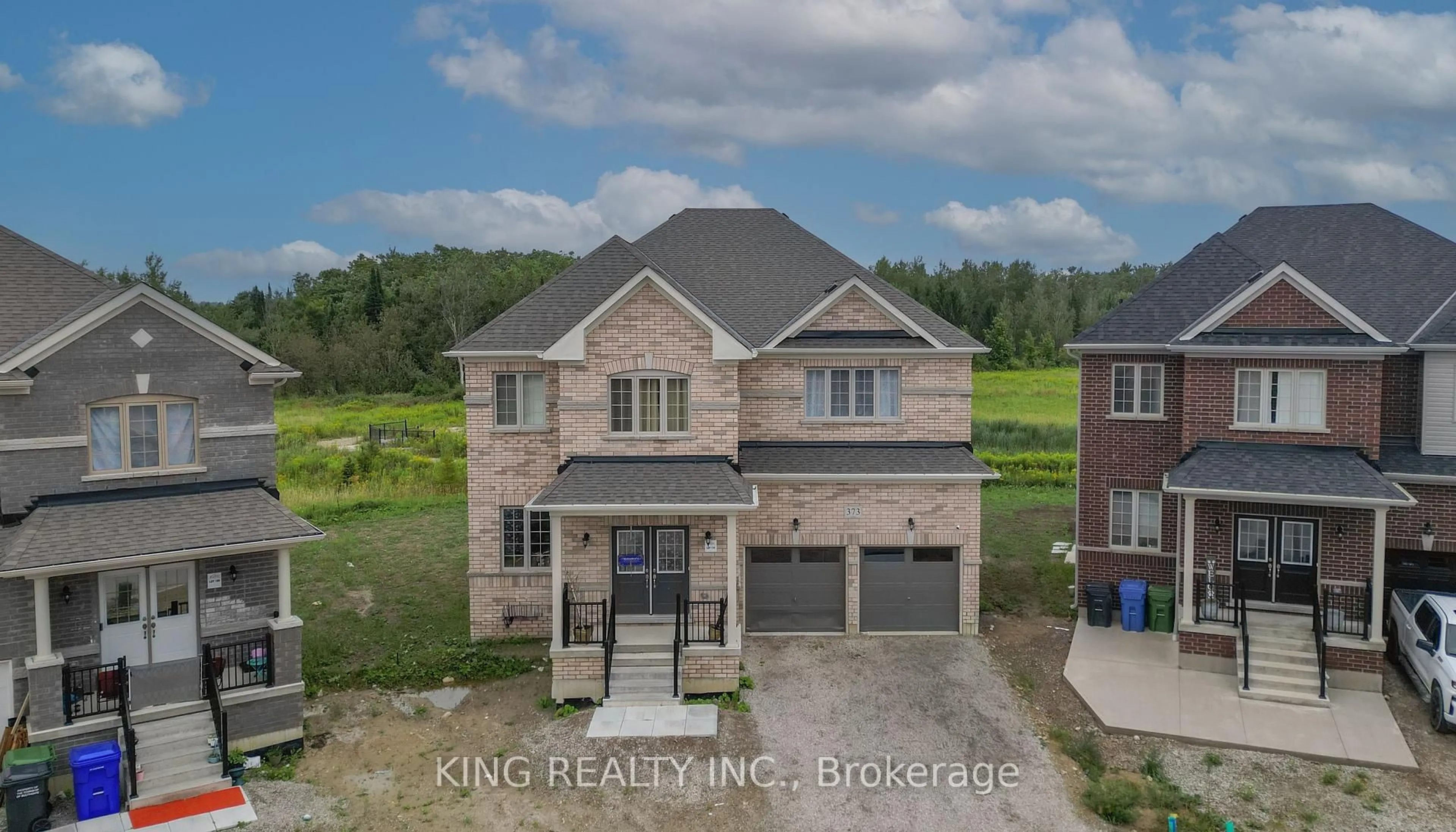 A pic from outside/outdoor area/front of a property/back of a property/a pic from drone, building for 373 Russell St, Southgate Ontario N0C 1B1