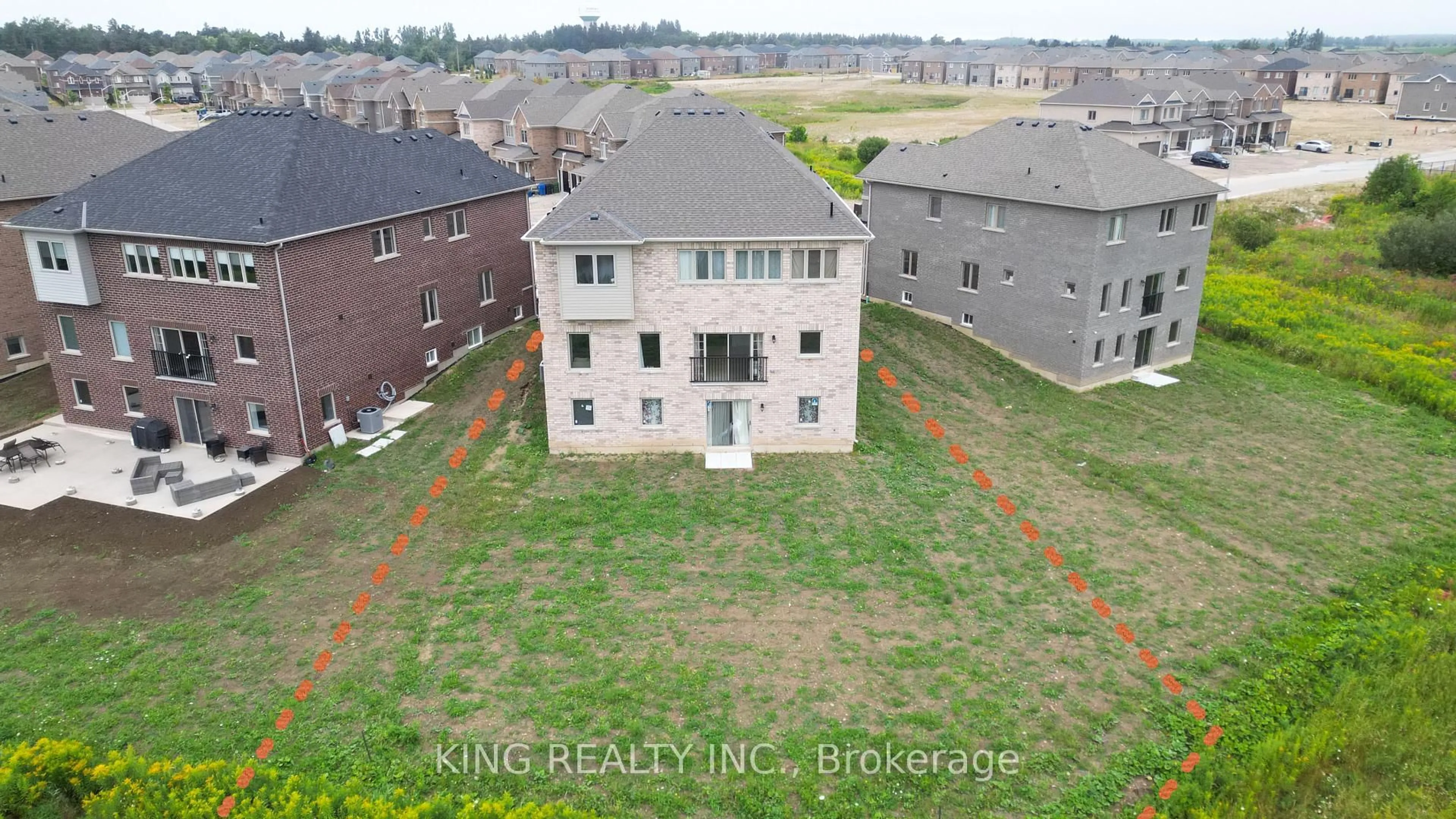 A pic from outside/outdoor area/front of a property/back of a property/a pic from drone, building for 373 Russell St, Southgate Ontario N0C 1B1