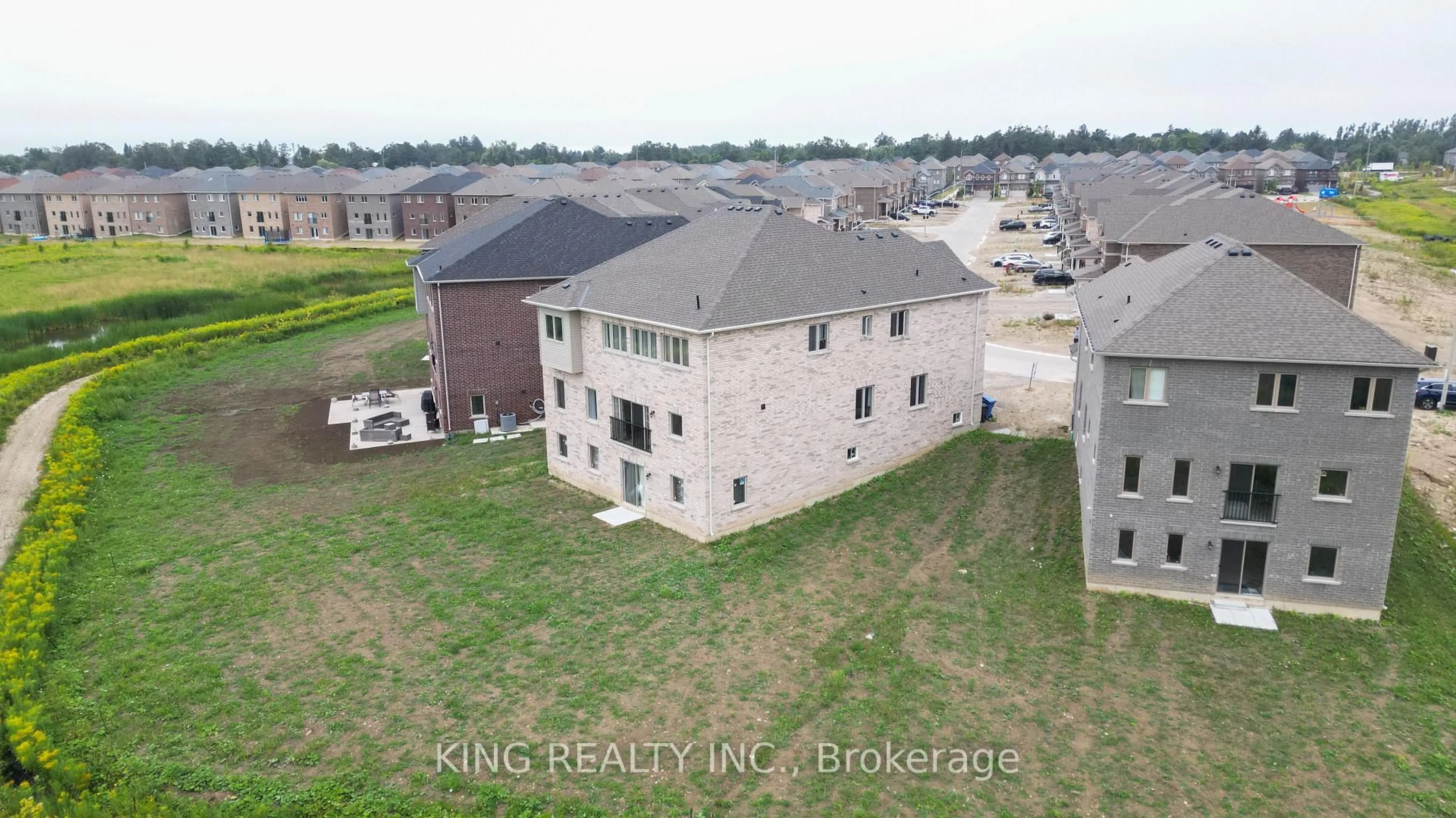 A pic from outside/outdoor area/front of a property/back of a property/a pic from drone, building for 373 Russell St, Southgate Ontario N0C 1B1
