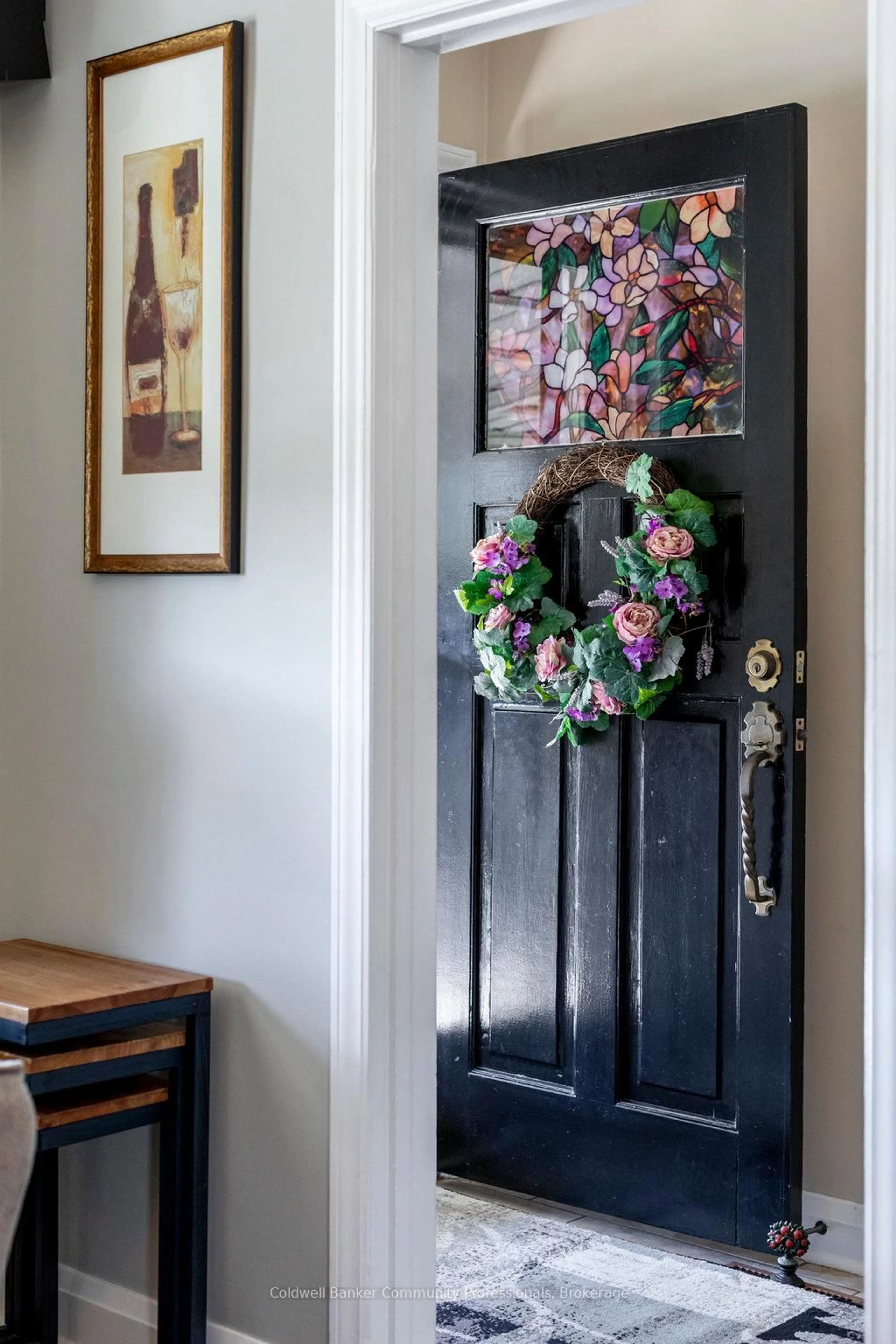 Indoor entryway for 147 Stewartdale Ave, Hamilton Ontario L8K 4P6