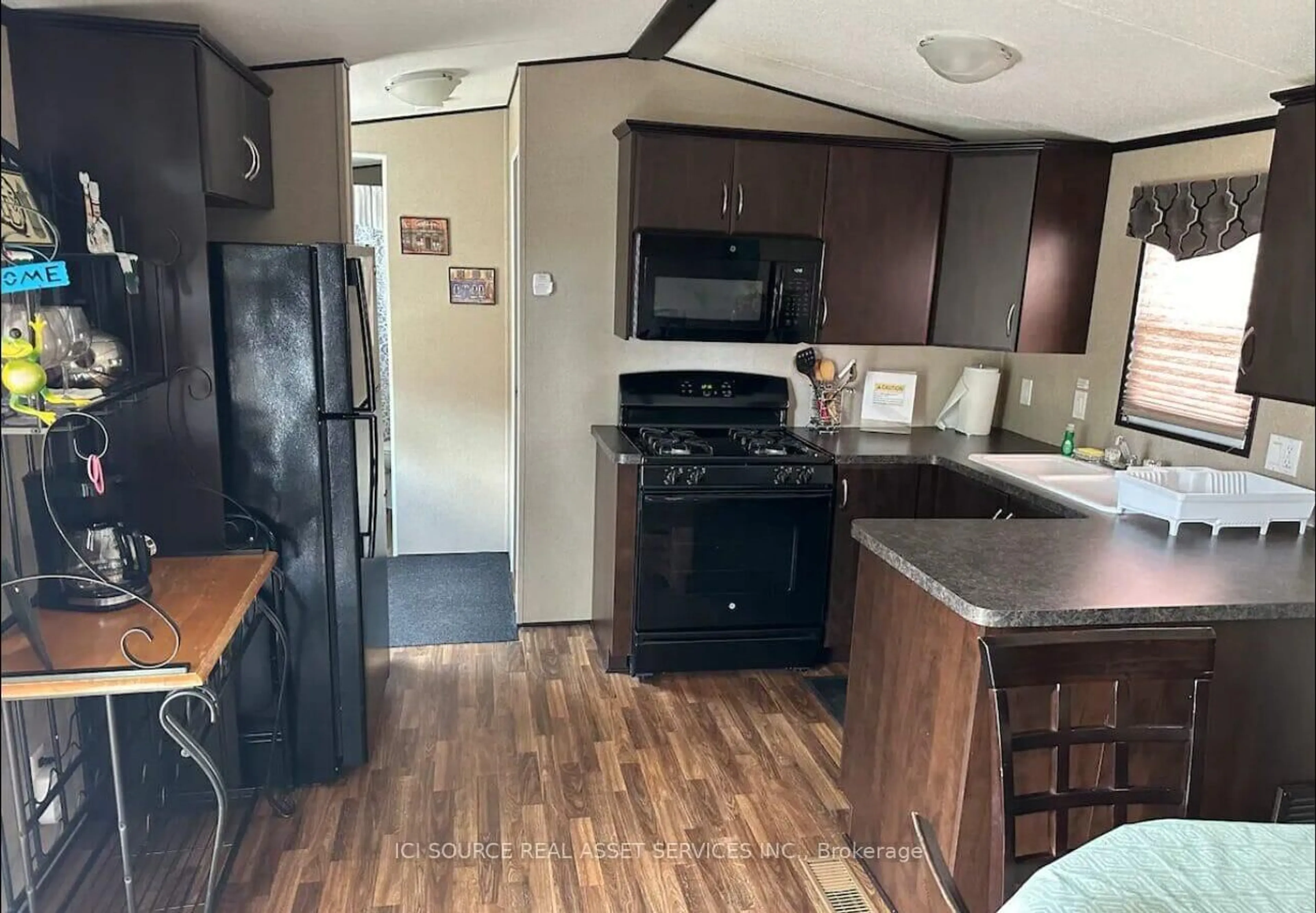 Standard kitchen, unknown for 1501 Line 8 Rd #341, Niagara-on-the-Lake Ontario L0S 1J0